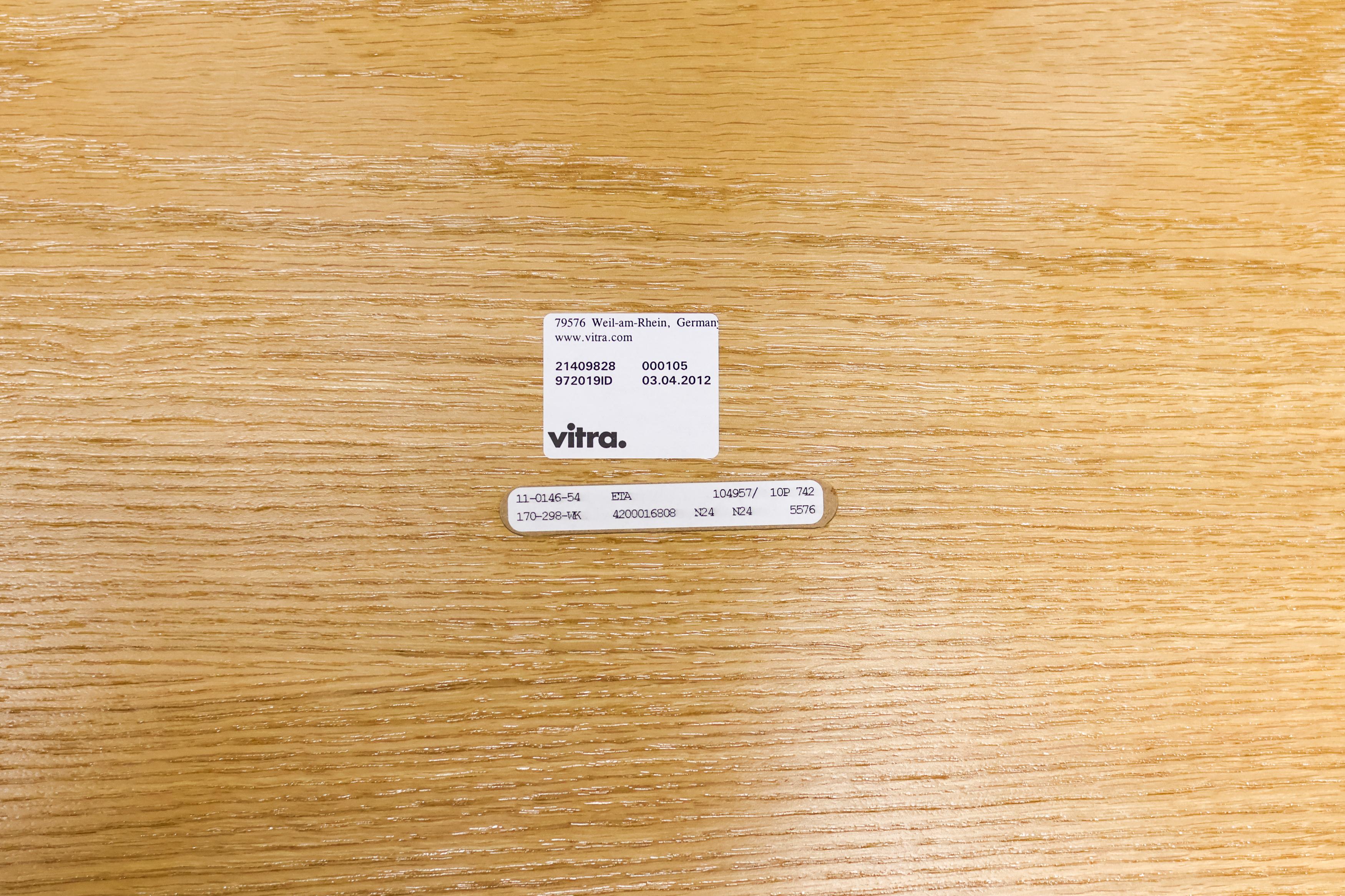 Table de salle à manger Eames Segmented Base by Vitra - Custom Square Oak Top en vente 1