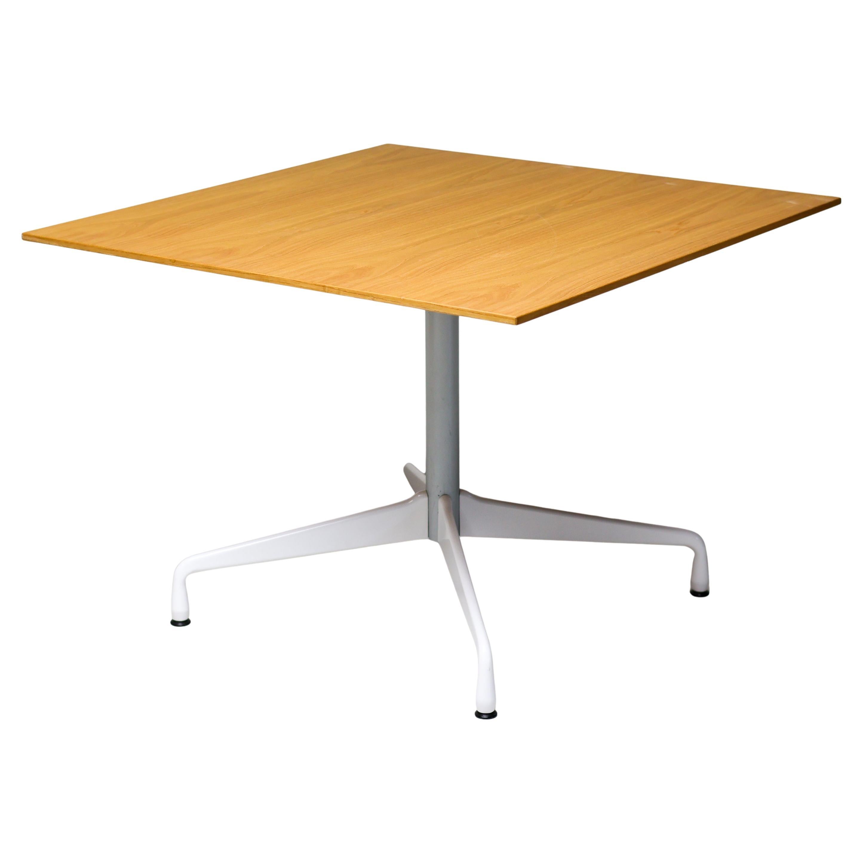 Table de salle à manger Eames Segmented Base by Vitra - Custom Square Oak Top en vente