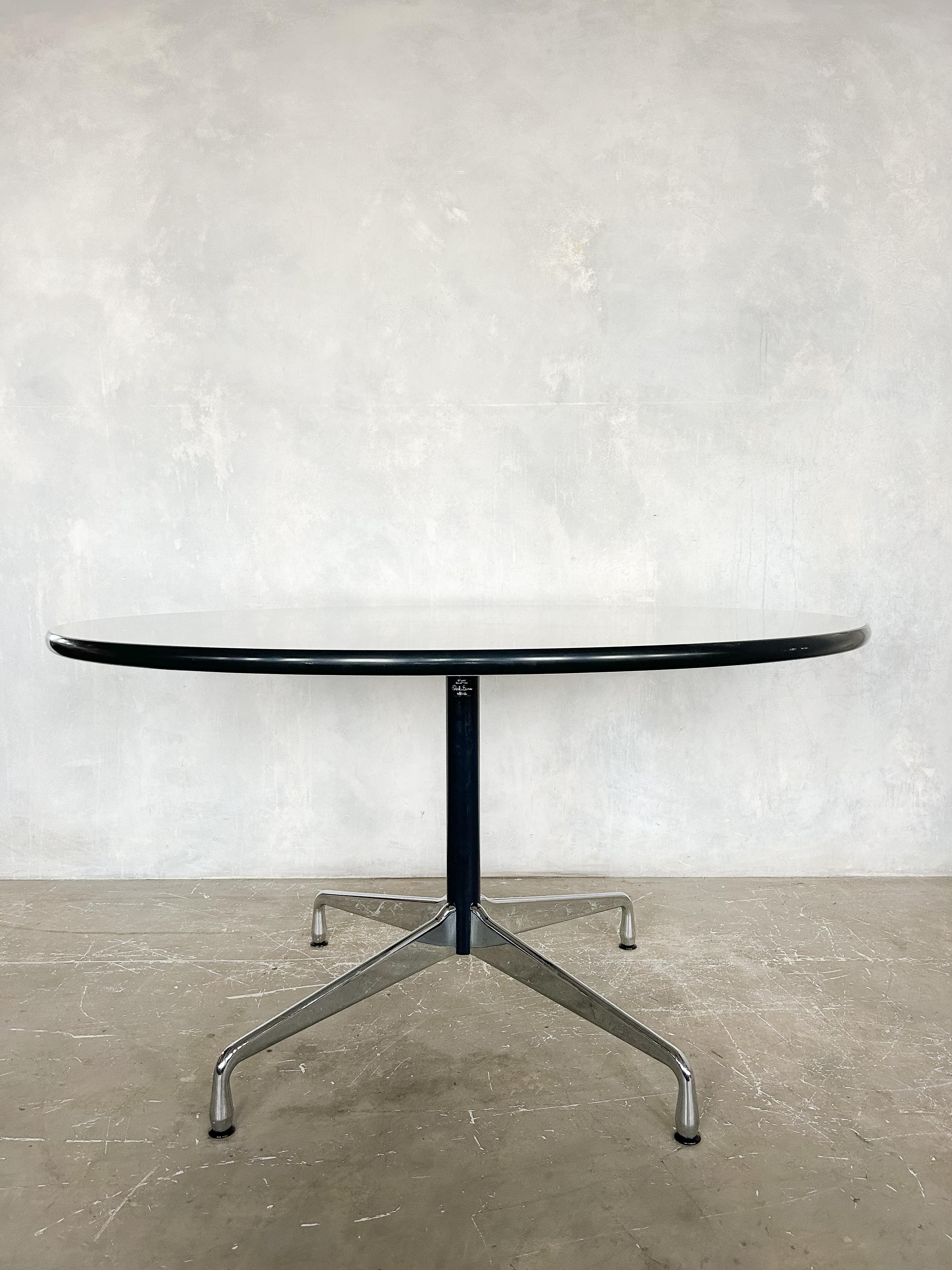 Eames Segmented Tisch von Vitra, Eames im Angebot 5