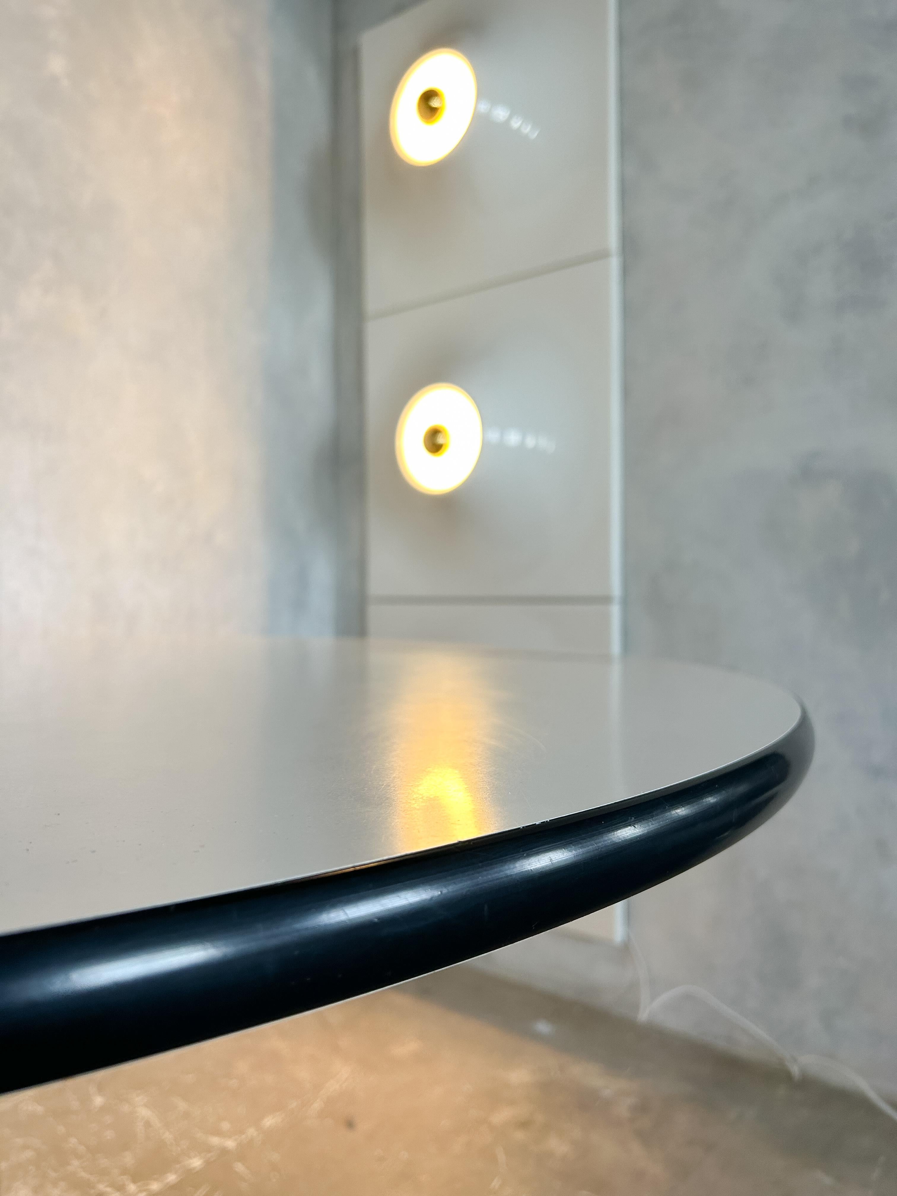 Eames Segmented Tisch von Vitra, Eames im Zustand „Gut“ im Angebot in London, GB