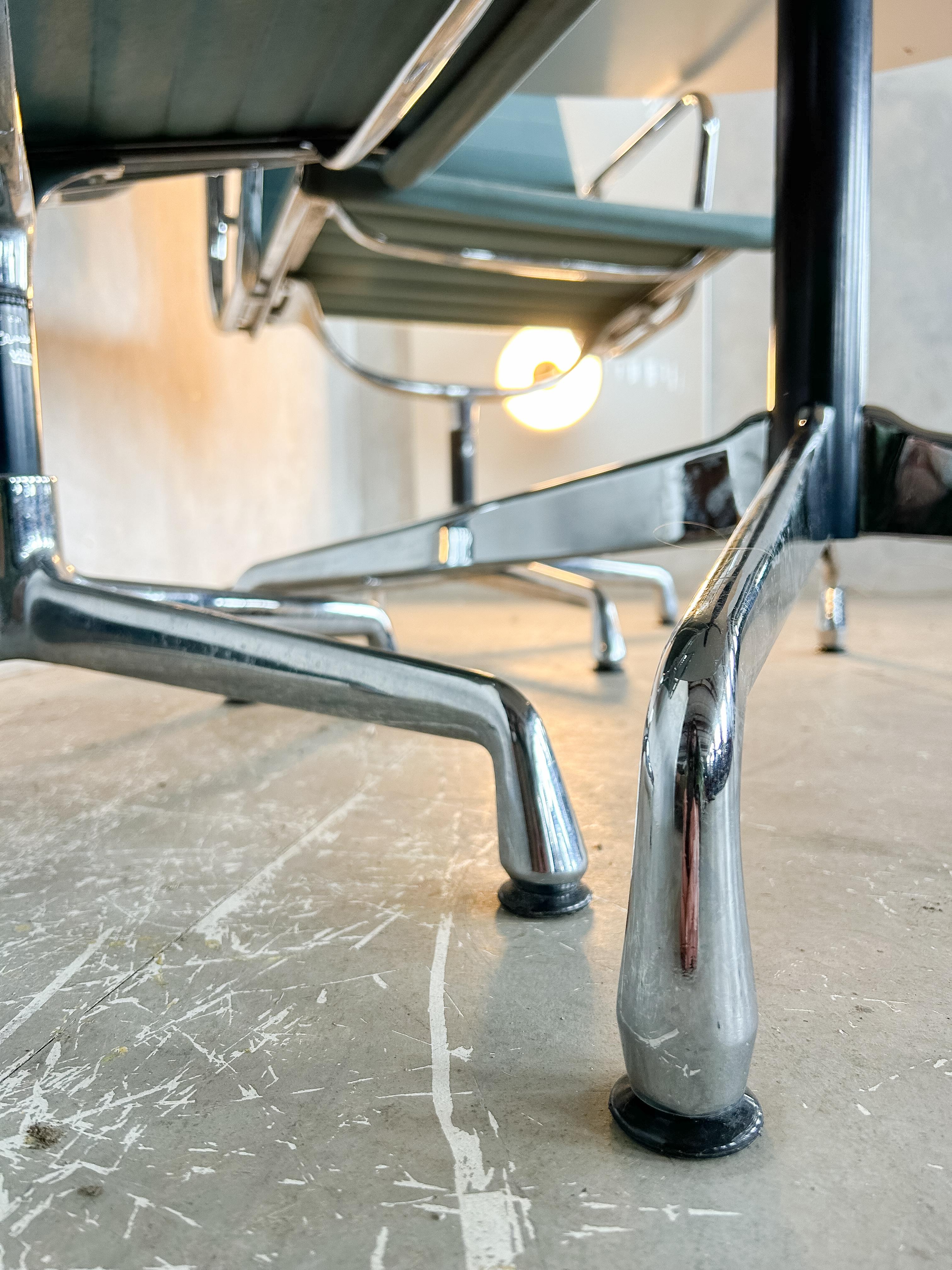Eames Segmented Tisch von Vitra, Eames im Angebot 2