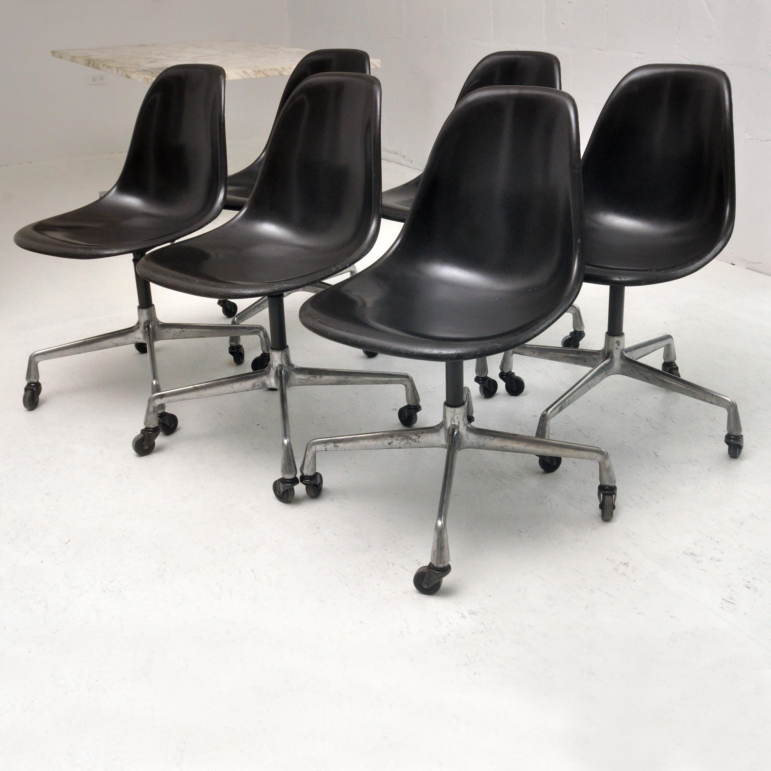 Eames Shell Chairs, Set of 6 In Good Condition In Chicago, IL