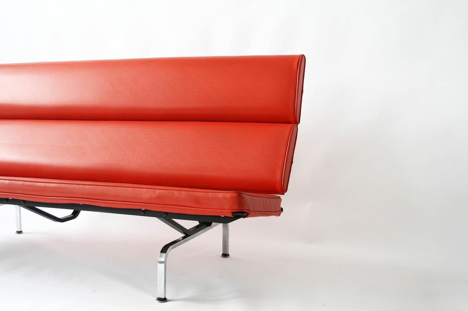 Eames Sofa Compact in Original Fabric 4