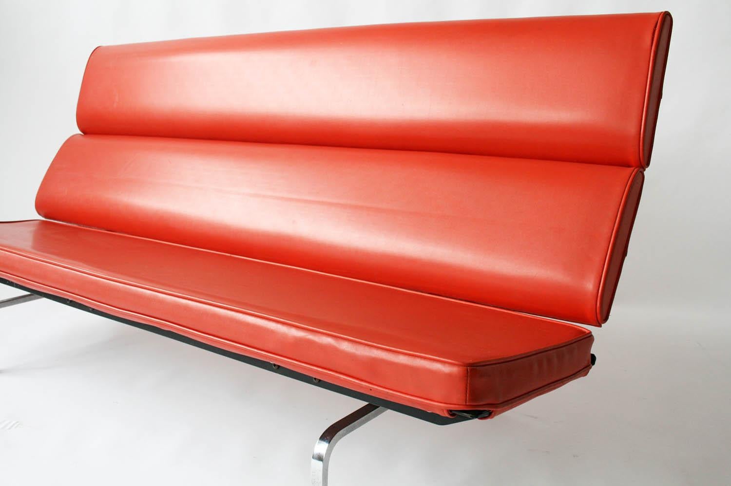 American Eames Sofa Compact in Original Fabric
