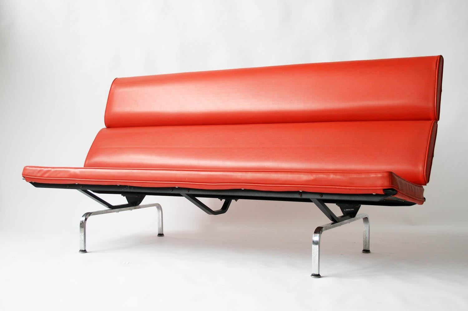Late 20th Century Eames Sofa Compact in Original Fabric