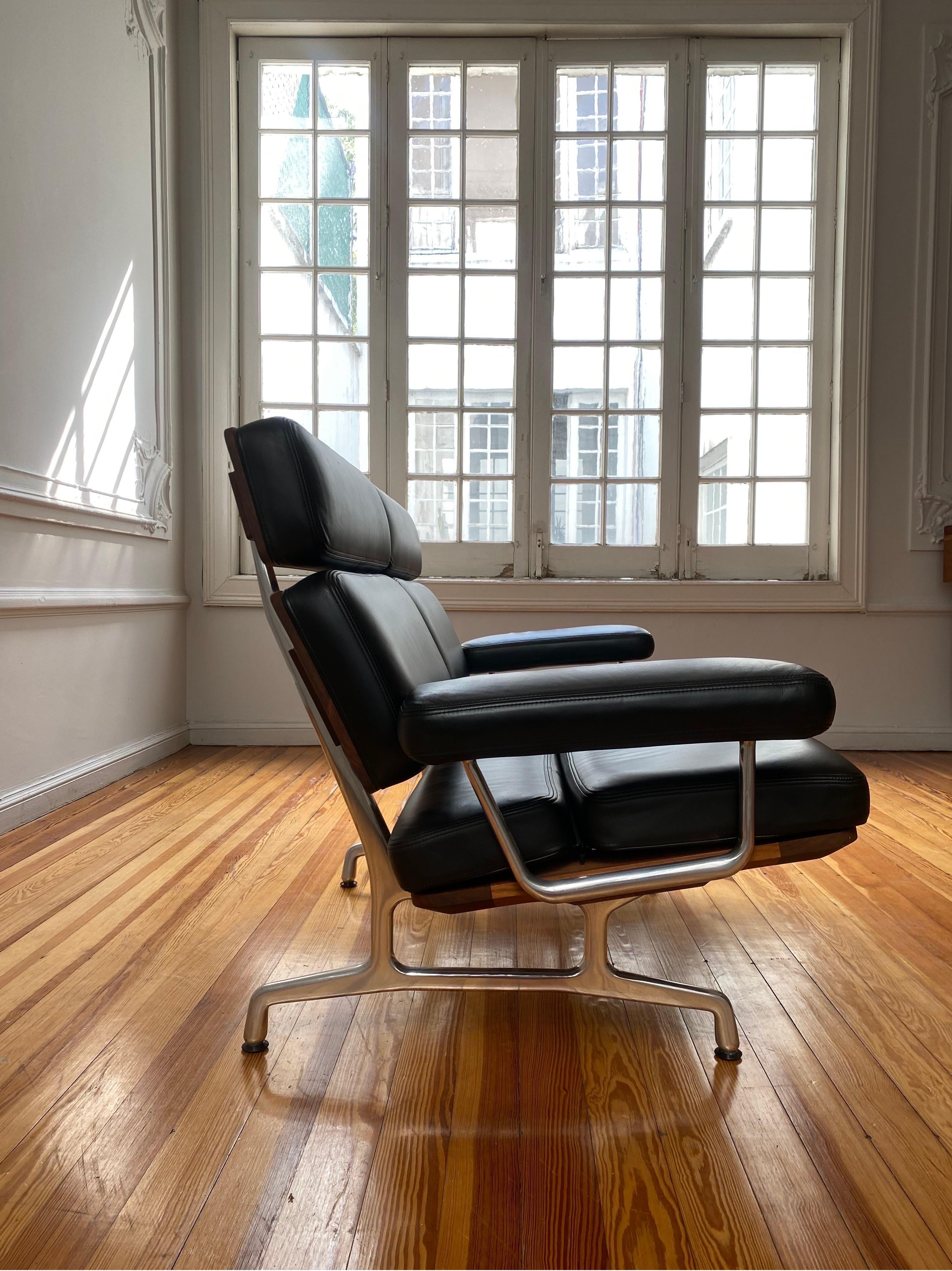American Eames Sofa Produced by Herman Miller in Black Leather, Walnut and Aluminum For Sale