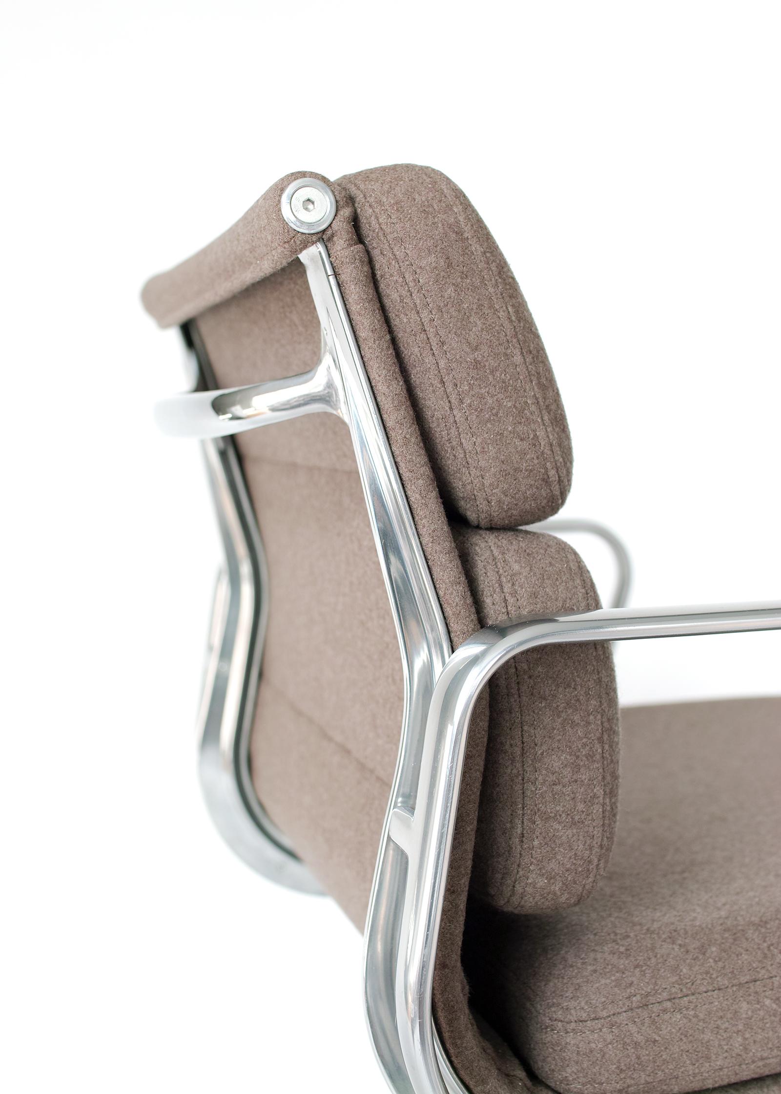 American Eames Soft Pad Aluminum Group Chair