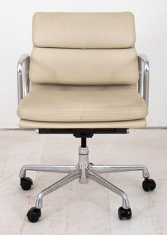 Eames Soft Pad  Chaise de bureau de groupe en aluminium