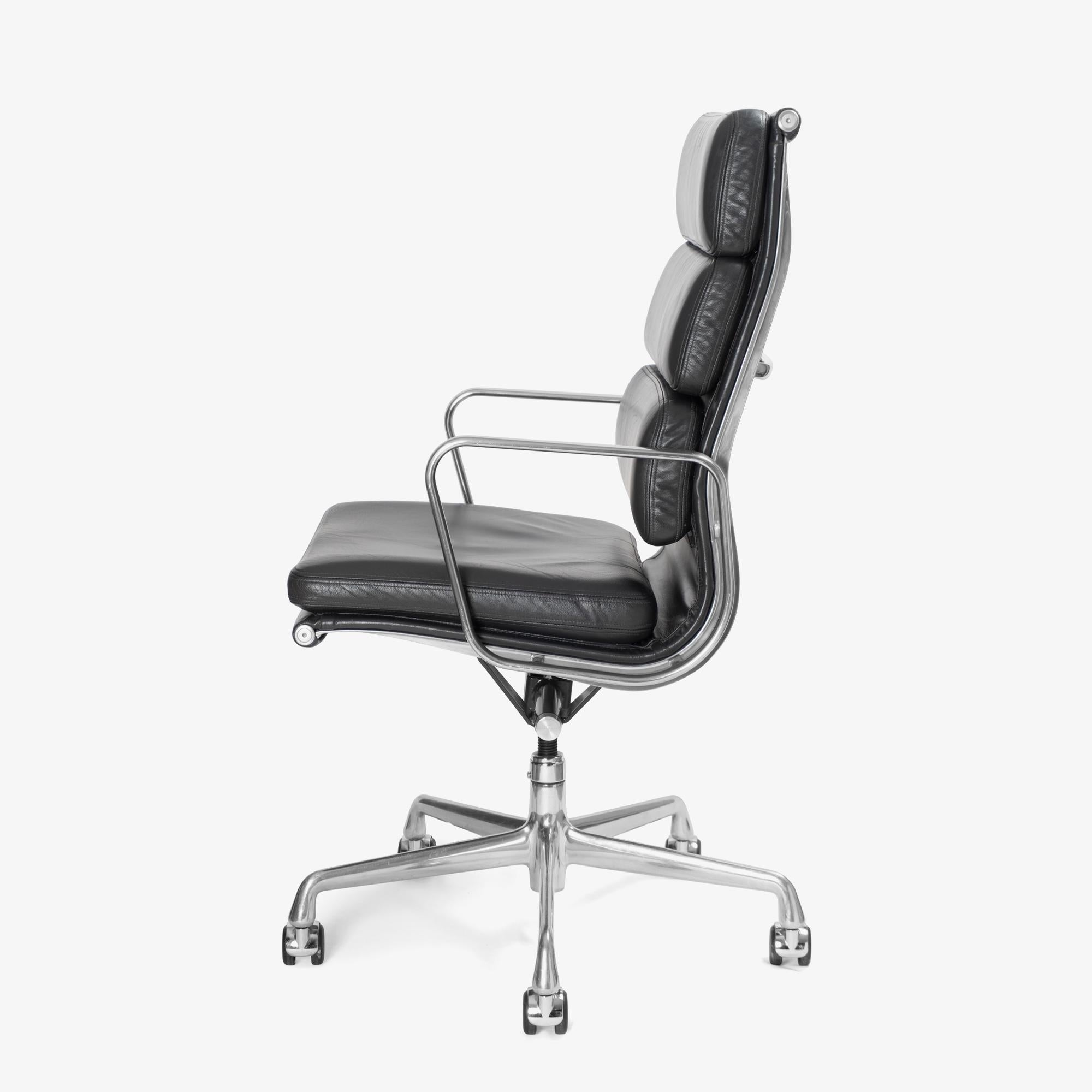 Mid-Century Modern Eames Soft-Pad Executive Chairs in Smoke Gray Leather by Herman Miller For Sale