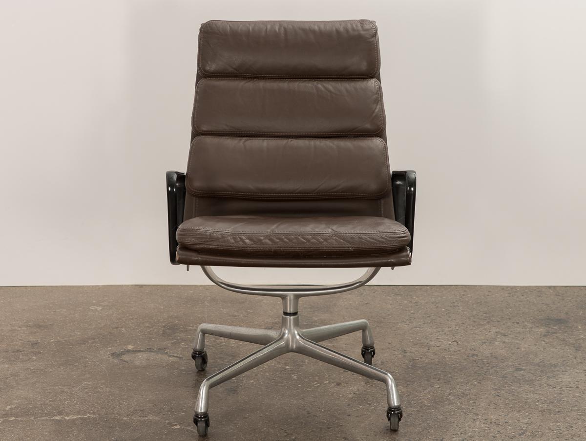 Mid-Century Modern Eames Soft Pad Executive Leather Office Chair