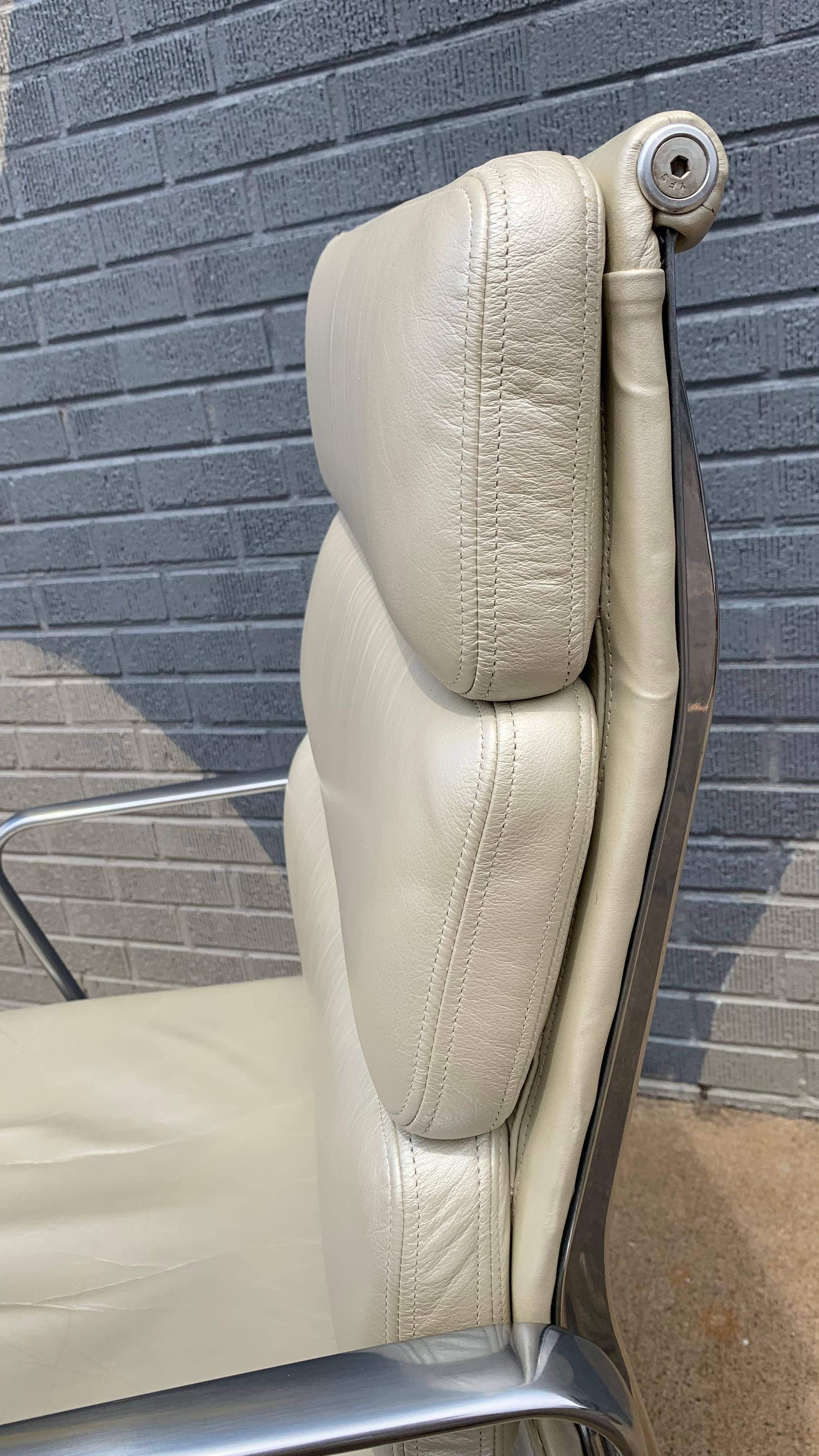 Sedia direzionale Eames Soft Pad in vendita 2