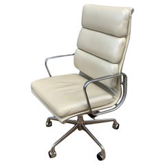 Sedia direzionale Eames Soft Pad