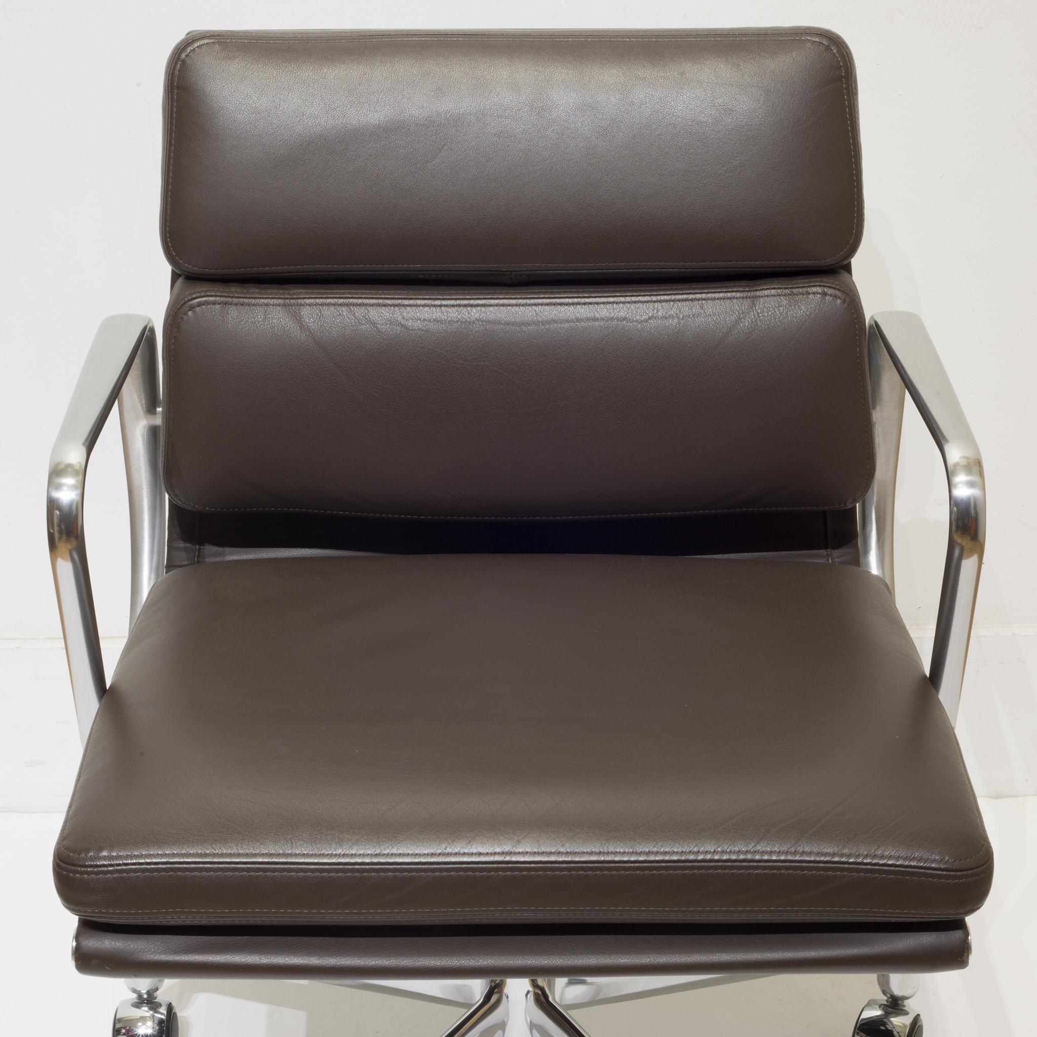 Eames Soft Pad Leather Office Management Chairs by Herman Miller 2