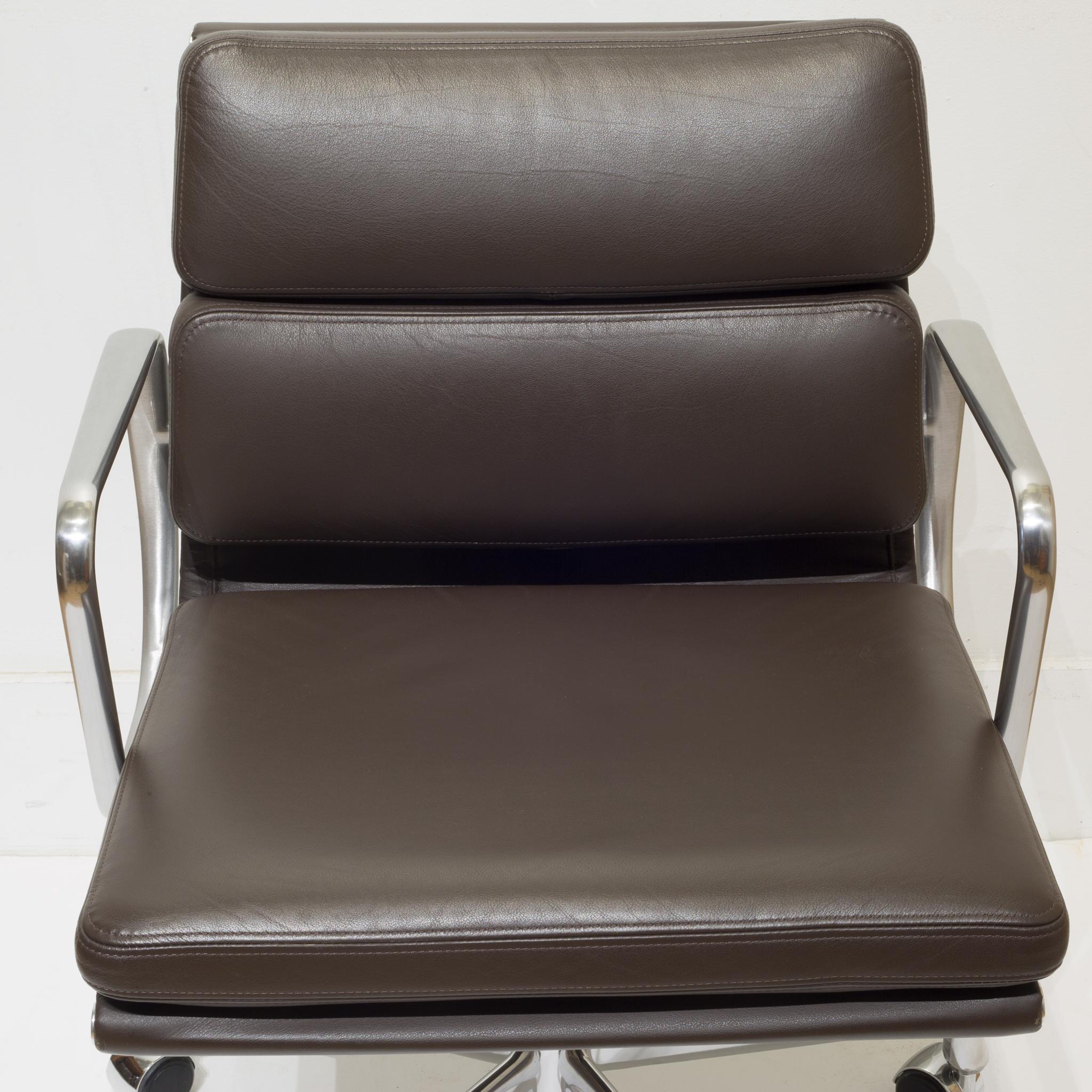 Eames Soft Pad Leather Office Management Chairs by Herman Miller 6