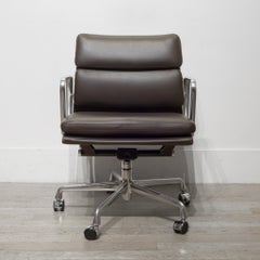Eames Soft Pad Leder Büro-Management-Stühle von Herman Miller