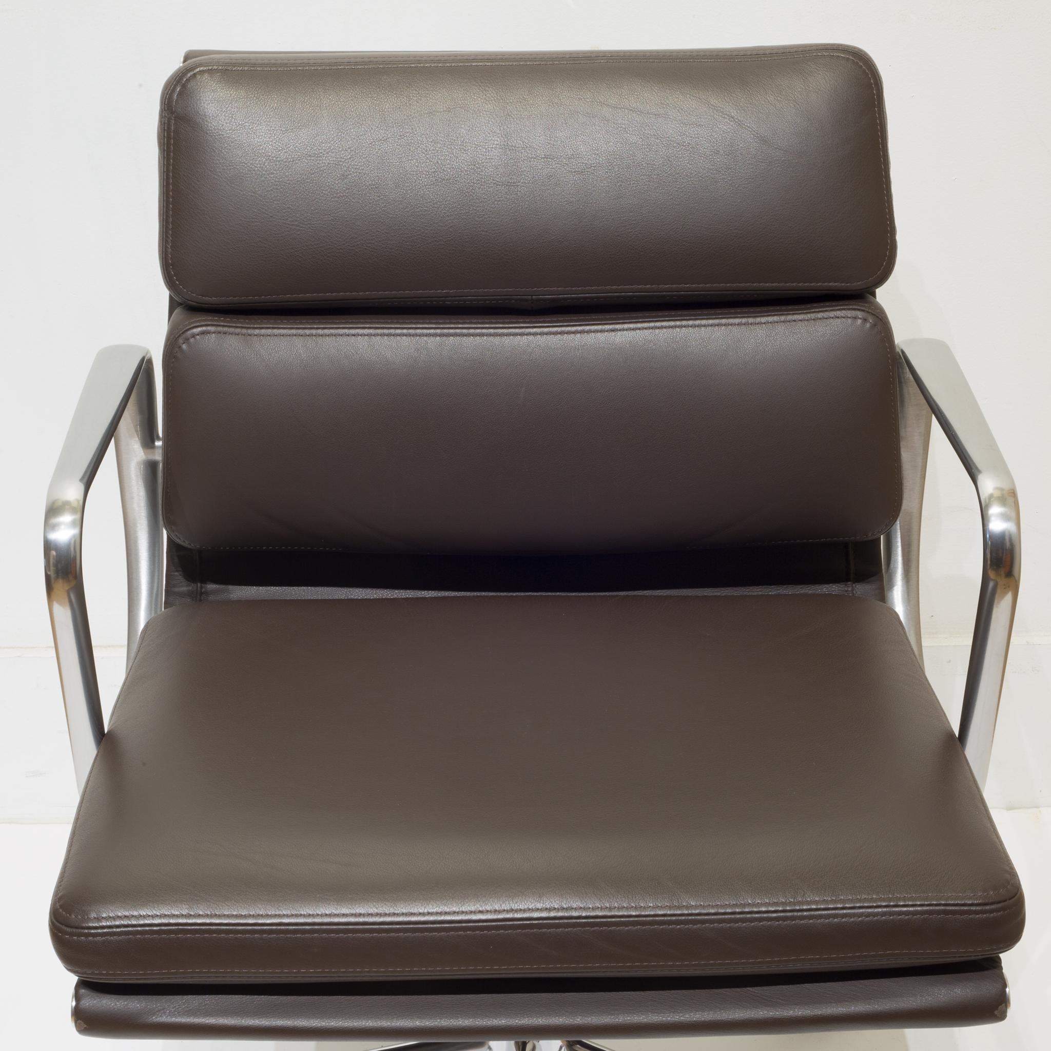 Aluminum Eames Soft Pad Leather Office Management Chairs by Herman Miller