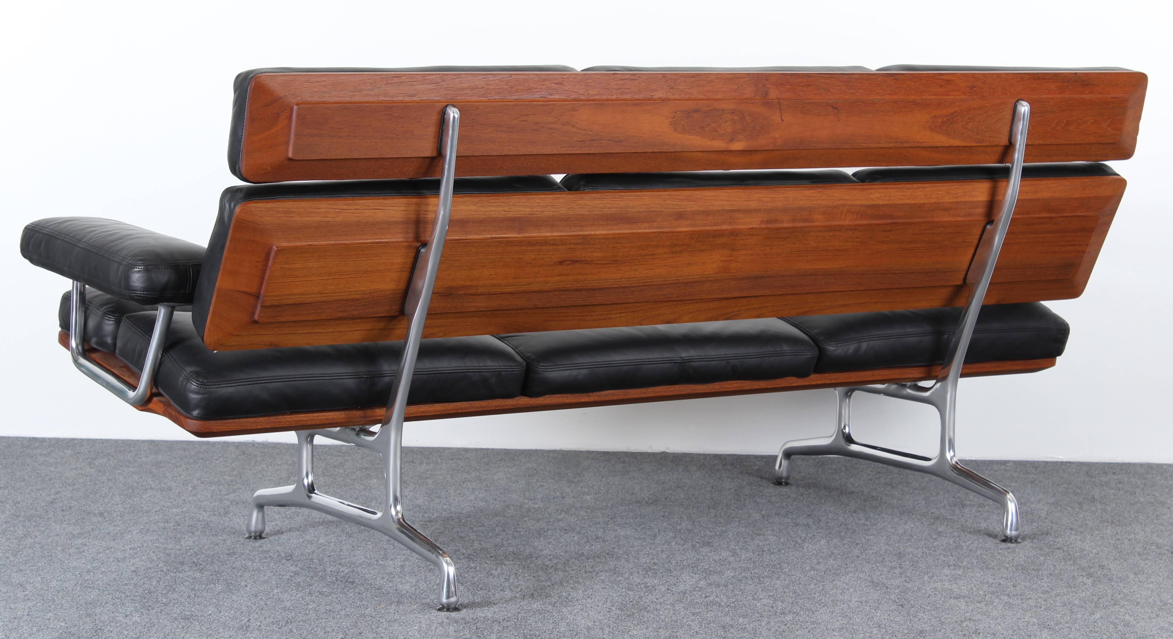 Eames Soft Pad Leather Sofa for Herman Miller, 1984 In Good Condition In Hamburg, PA