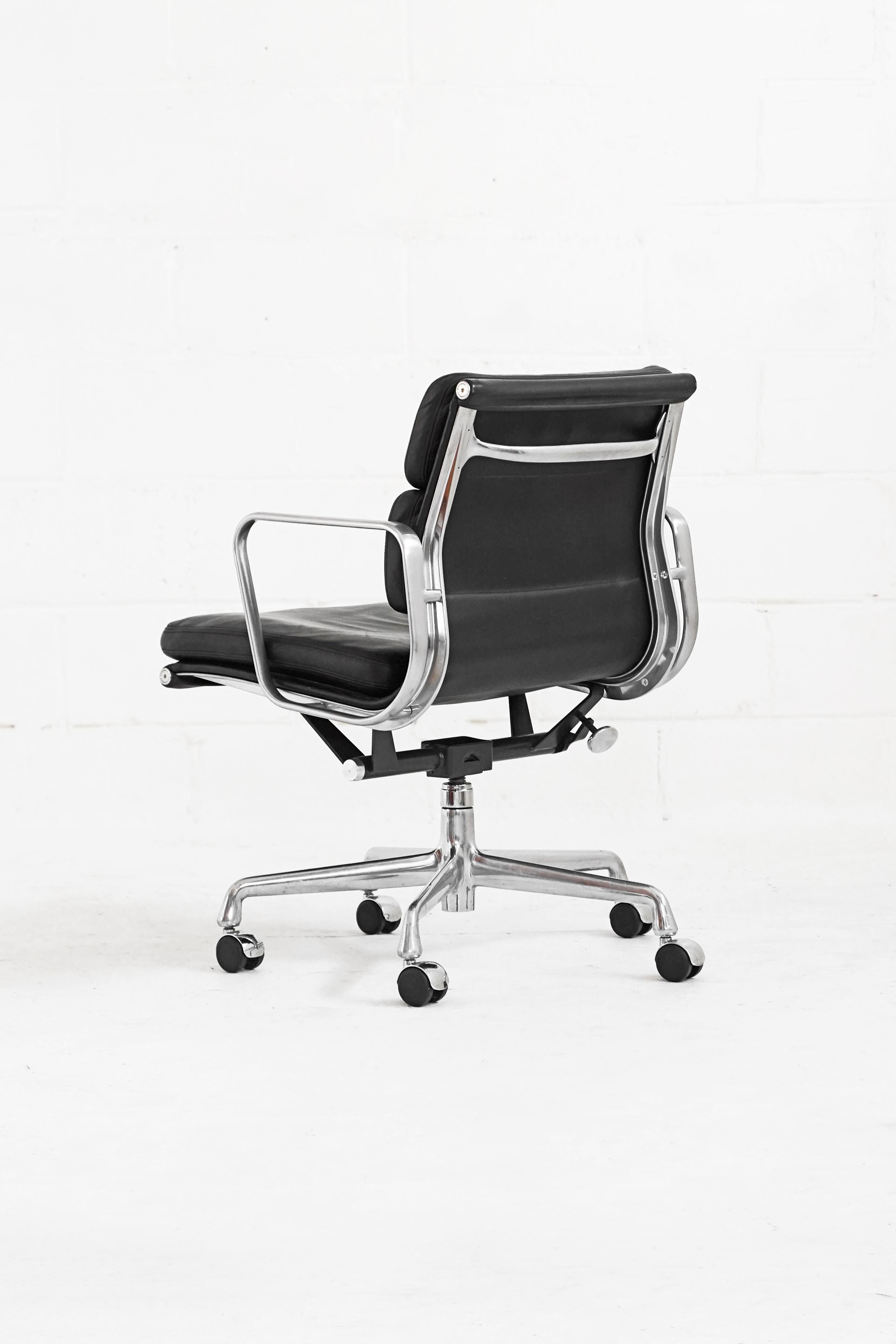 2000 - 2008 production. Gorgeous original black Herman Miller leather, soft and plush to the touch. Manual height adjustment (20