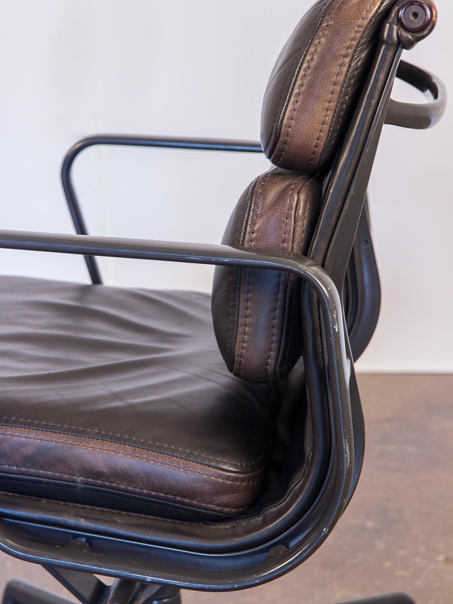Mid-Century Modern Eames Soft Pad Management Chair