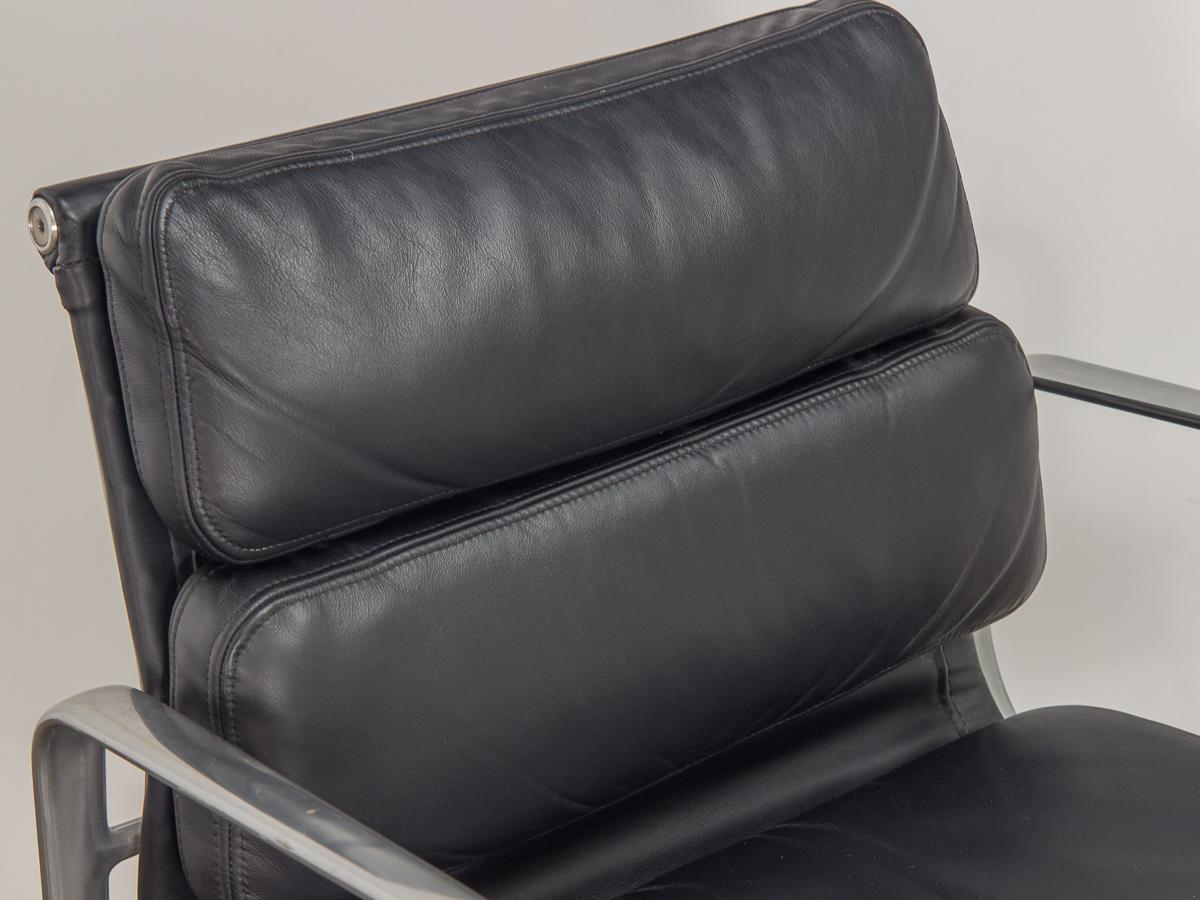 Leather Eames Soft Pad Management Chair