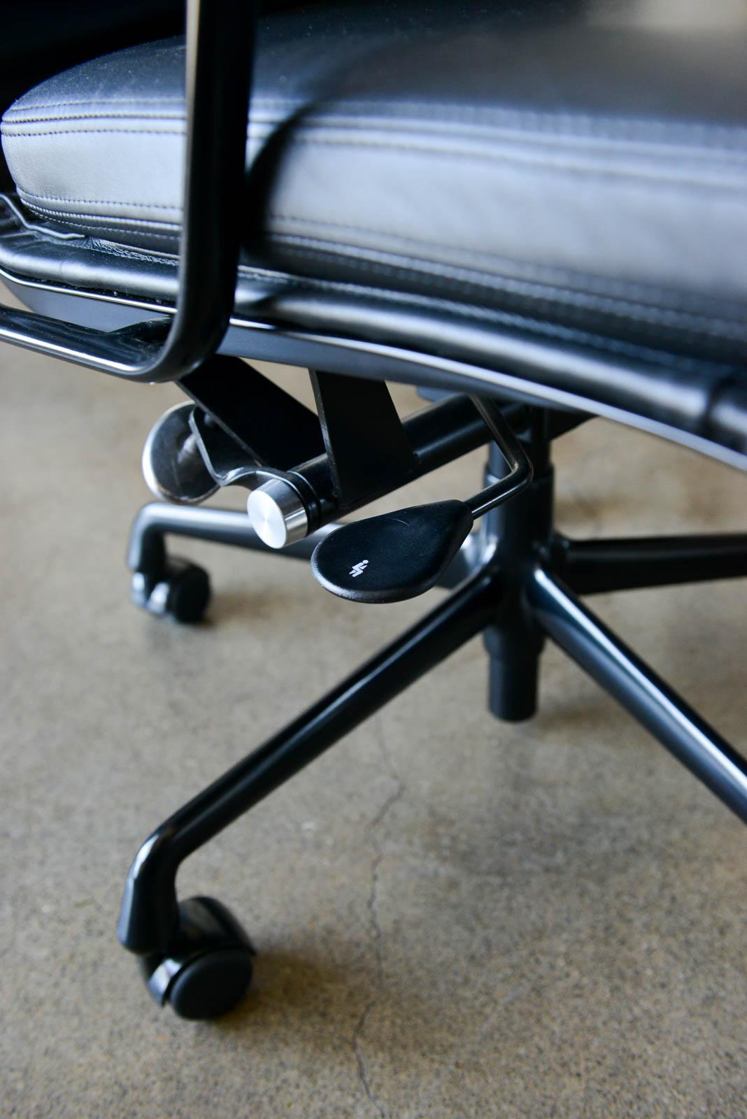 Eames Soft Pad Management Chair in Black Leather 2