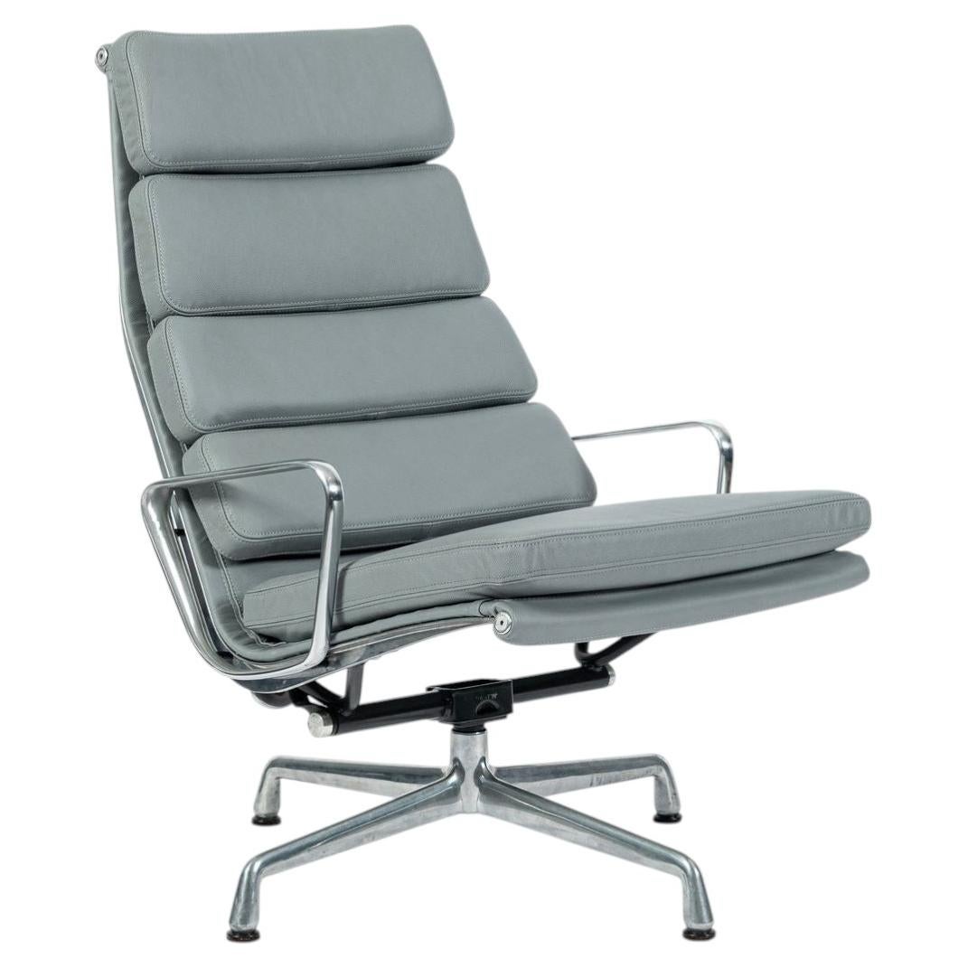 Fauteuil inclinable Eames Soft Pad, Herman Miller, fauteuil de salon « Aluminum Group » en cuir gris en vente