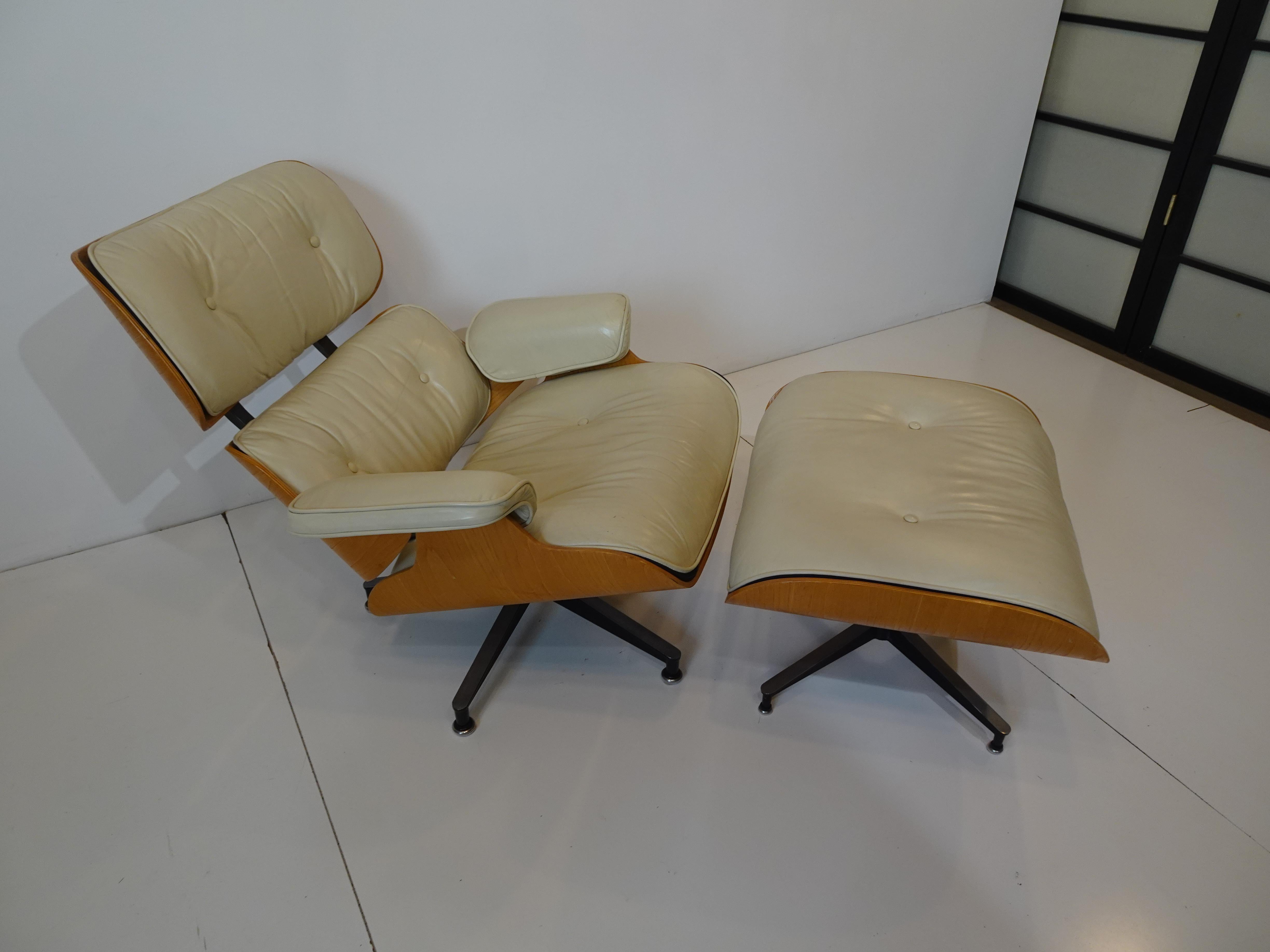 Mid-Century Modern Eames Herman Miller Special Order Ivory / Oak 670 Lounge Chair w/Ottoman 