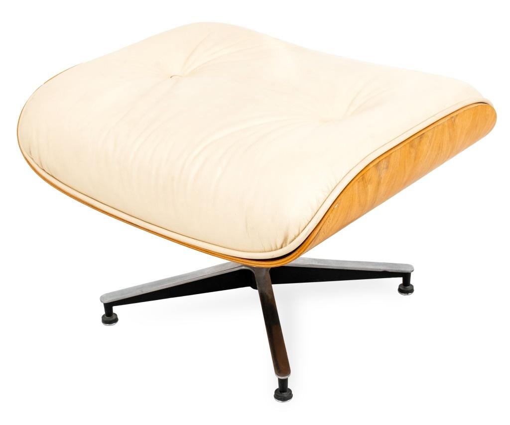 Eames Style Bentwood Lounge Chair and Ottoman For Sale 1