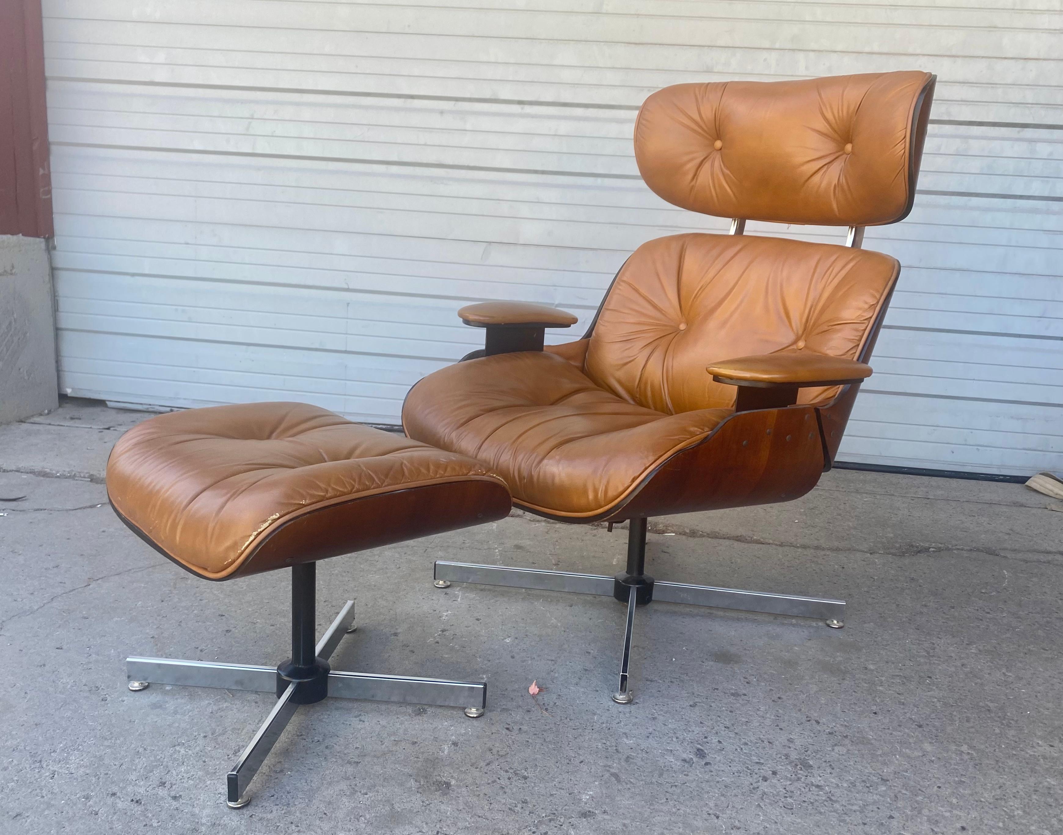 Mid-Century Modern Eames Style Lounge Chair and Ottoman, Leather, Plycraft, Classic Modernist