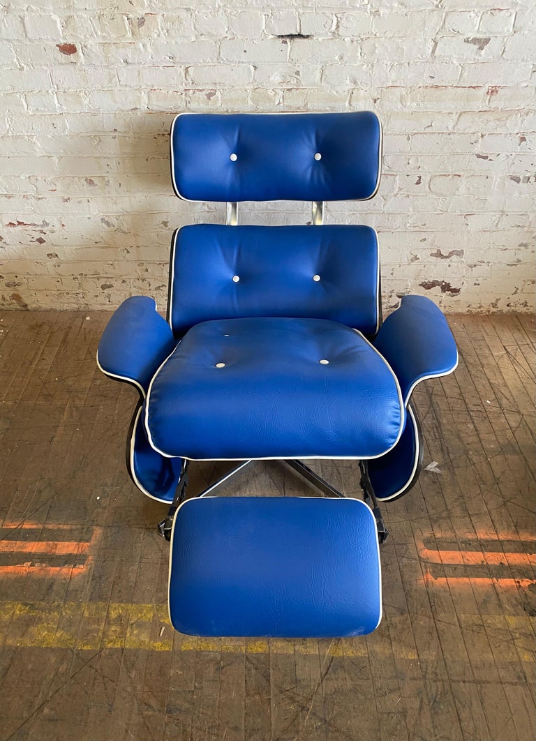 Eames Style Lounge Chair / Recliner, with Built in Ottoman Made by Plycraft at 1stDibs