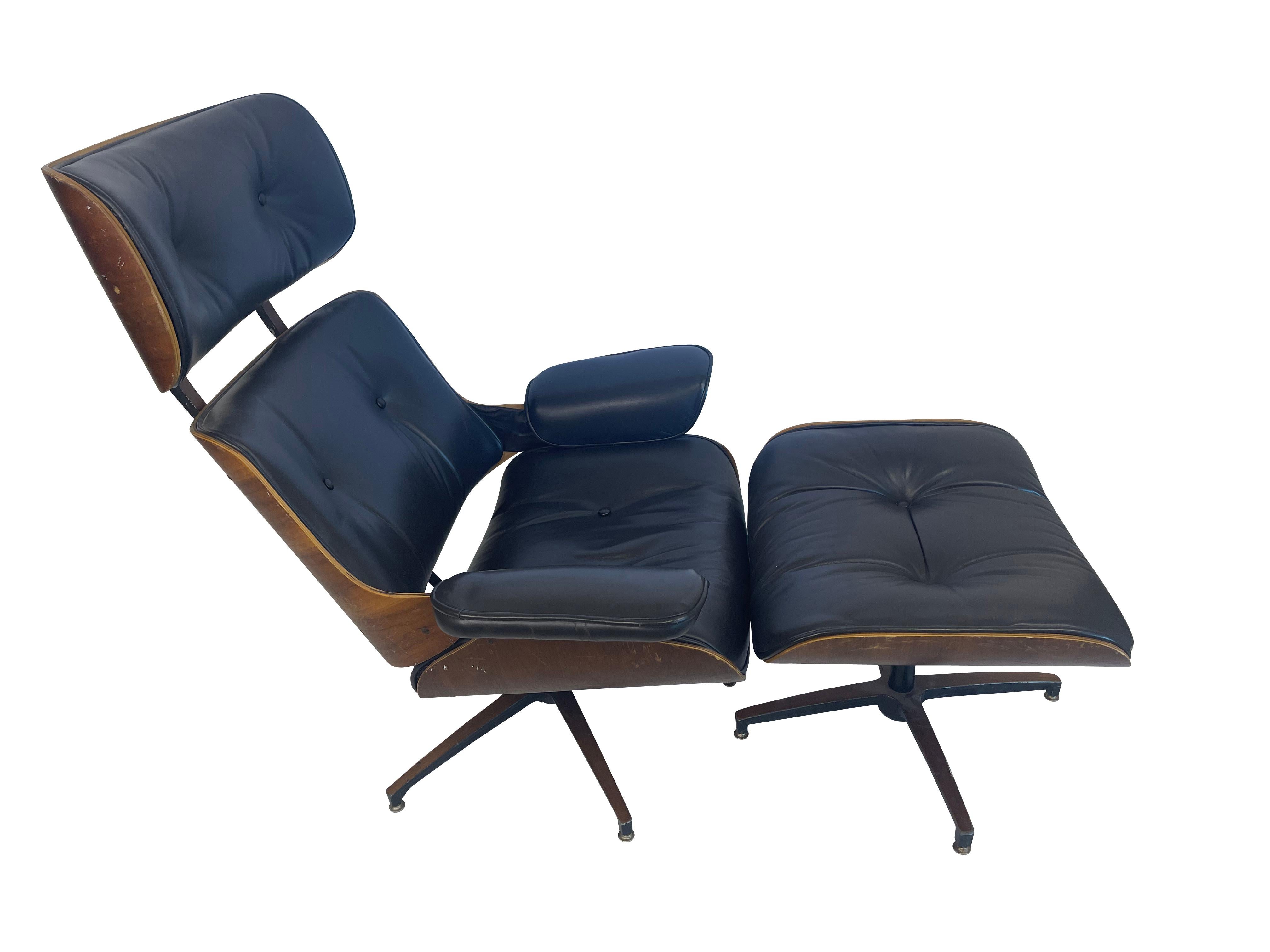 Eames Style Plycraft MCM Walnut and Italian Leather Lounge Chair and  Ottoman For Sale at 1stDibs