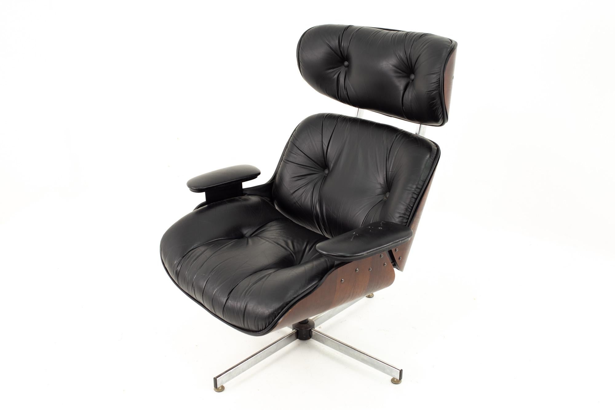 Mid-Century Modern Eames Style Plycraft MCM Walnut and Italian Leather Lounge Chair and Ottoman