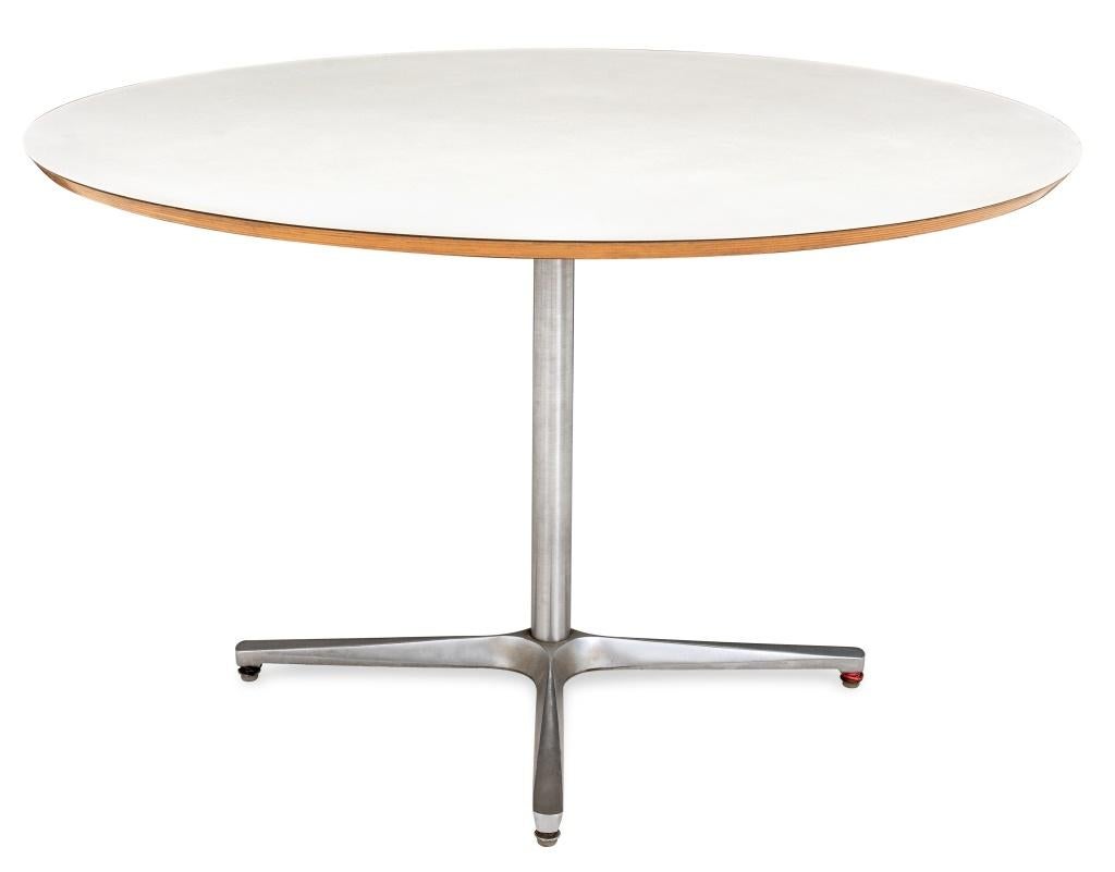 Mesa redonda estilo Eames Desconocido