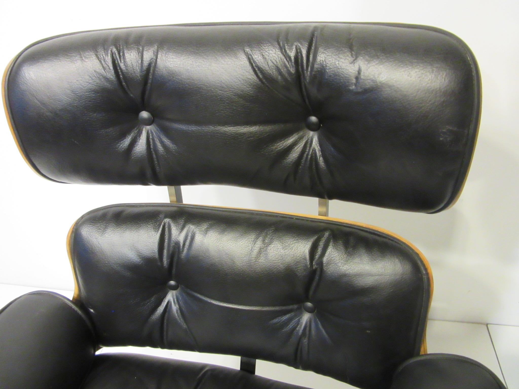 Mid-Century Modern Eames Styled 670 Walnut / Leather Rolling Desk Lounge Chair by Selig