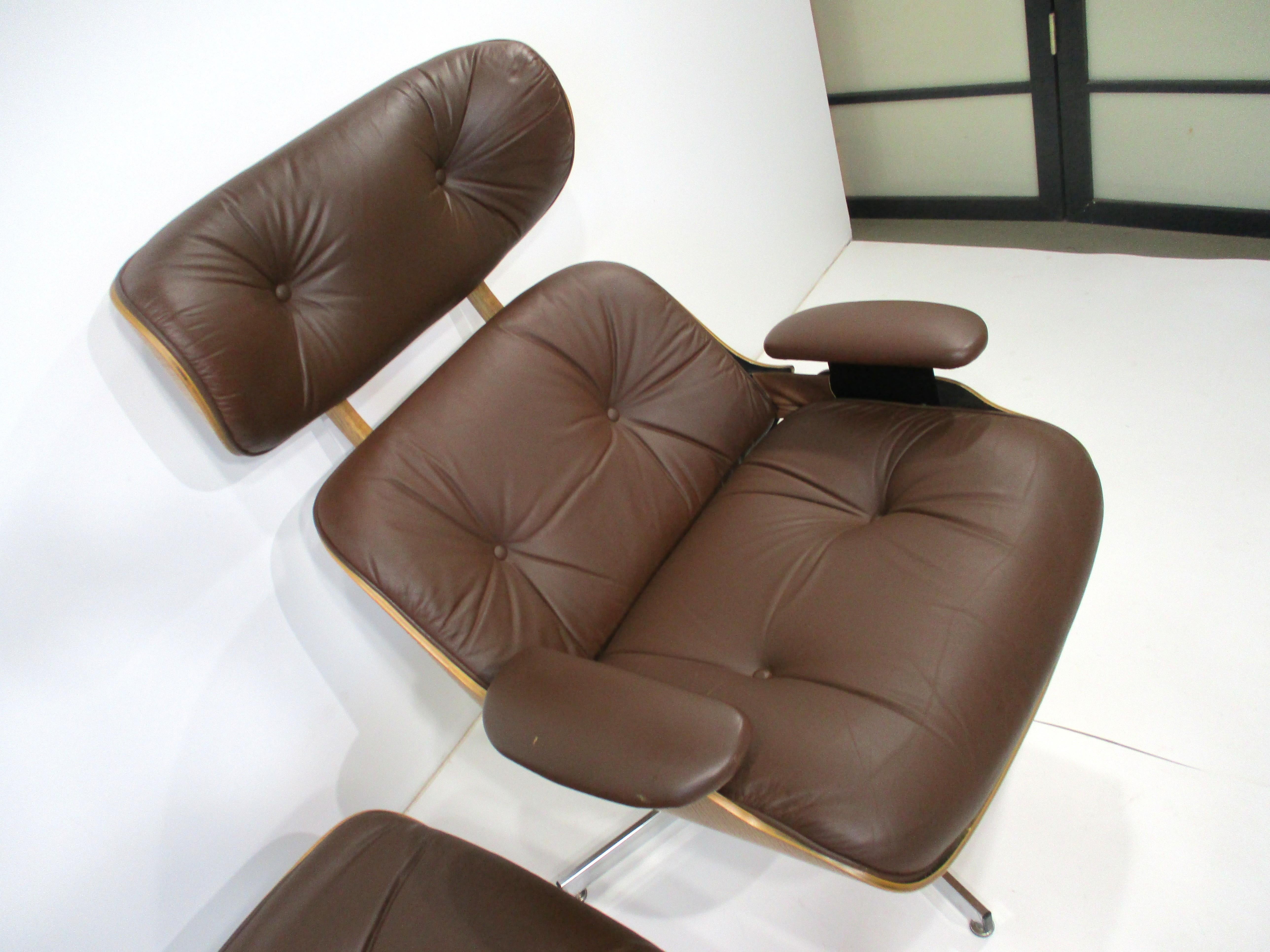 Eames Styled Leather Lounge Chair / Ottoman by Charlton en vente 4