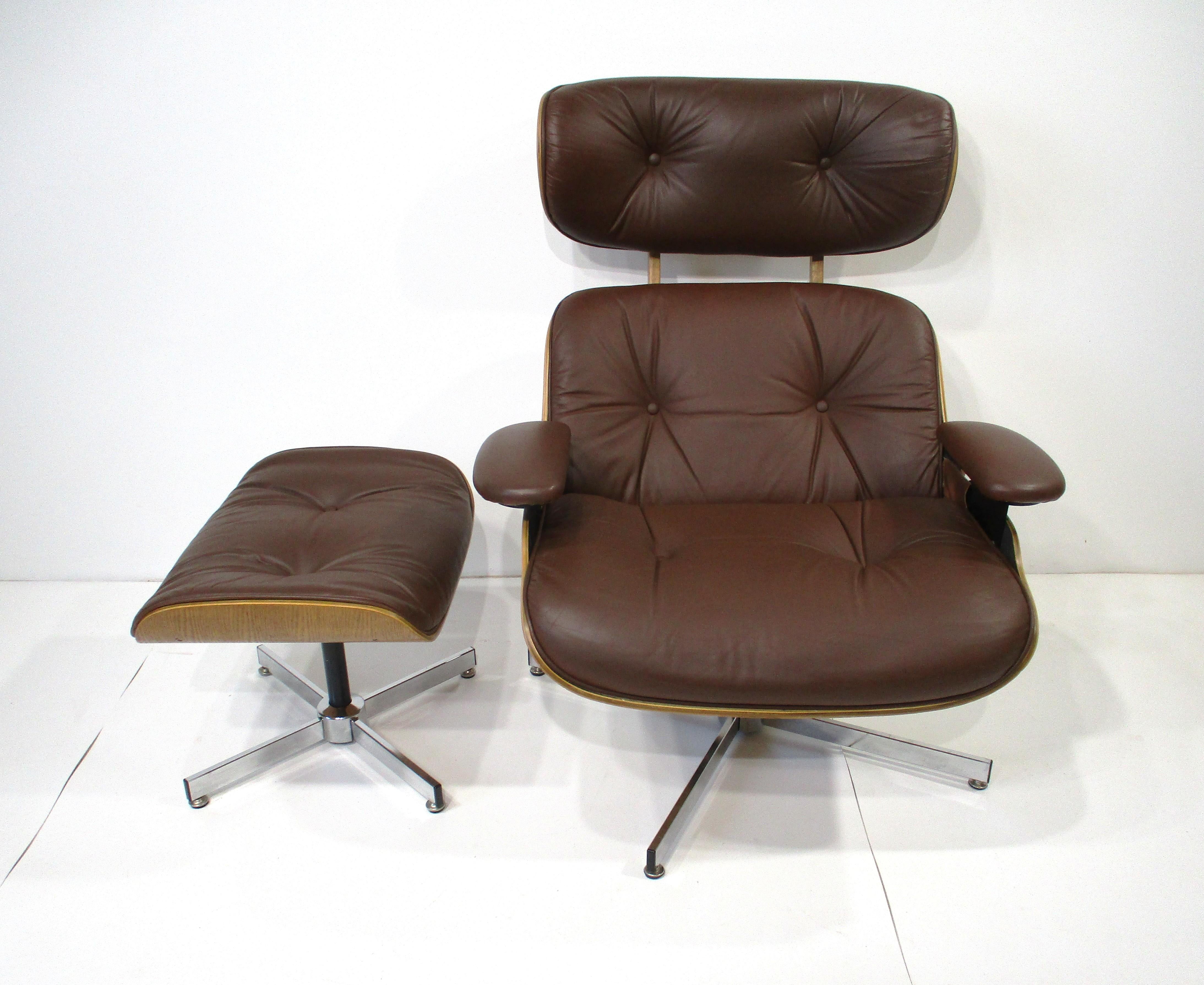 Américain Eames Styled Leather Lounge Chair / Ottoman by Charlton en vente