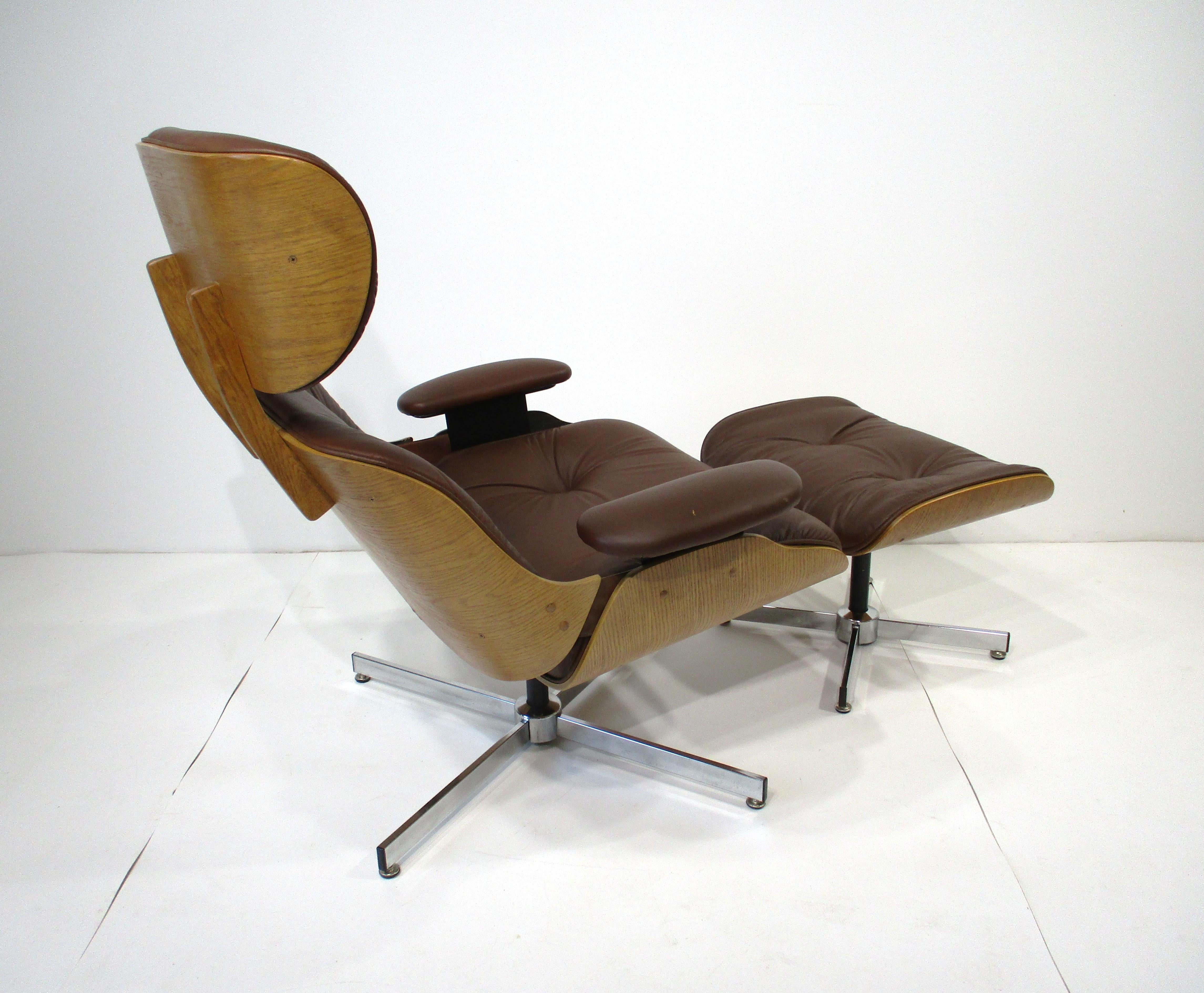 20ième siècle Eames Styled Leather Lounge Chair / Ottoman by Charlton en vente