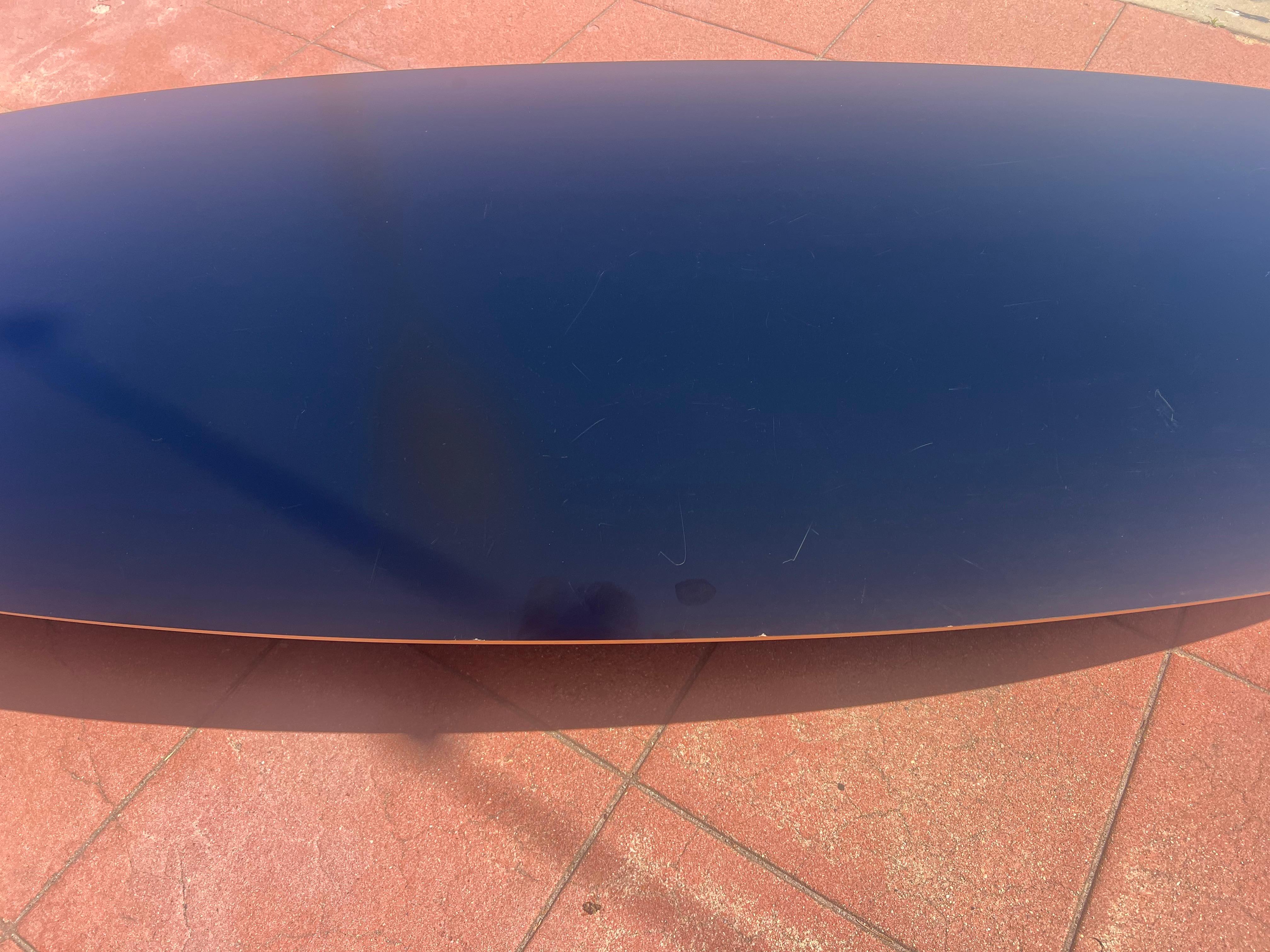 Eames „Surfboard“ Cocktailtisch mit elliptischem Rod-Sockel Herman Miller (amerikanisch) im Angebot