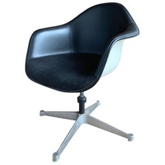 Eames Swivel Chair, 1970 Eames Swivel Chair, 1970