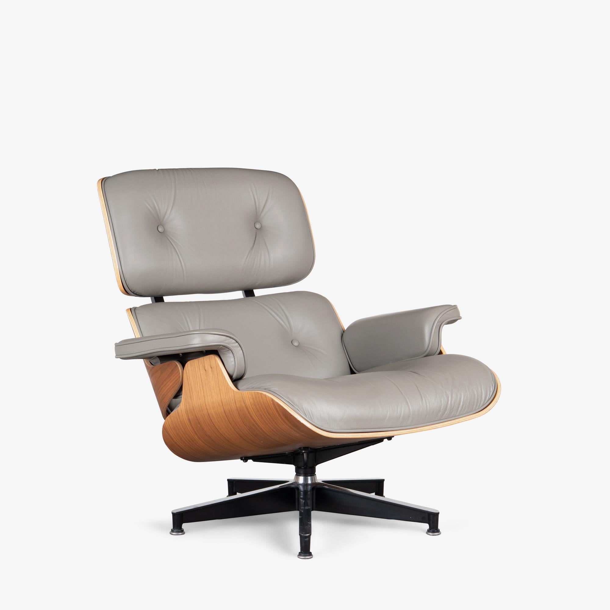 Américain Eames Tall Lounge Chair & Ottoman par Charles and Ray Eames pour Herman Miller en vente