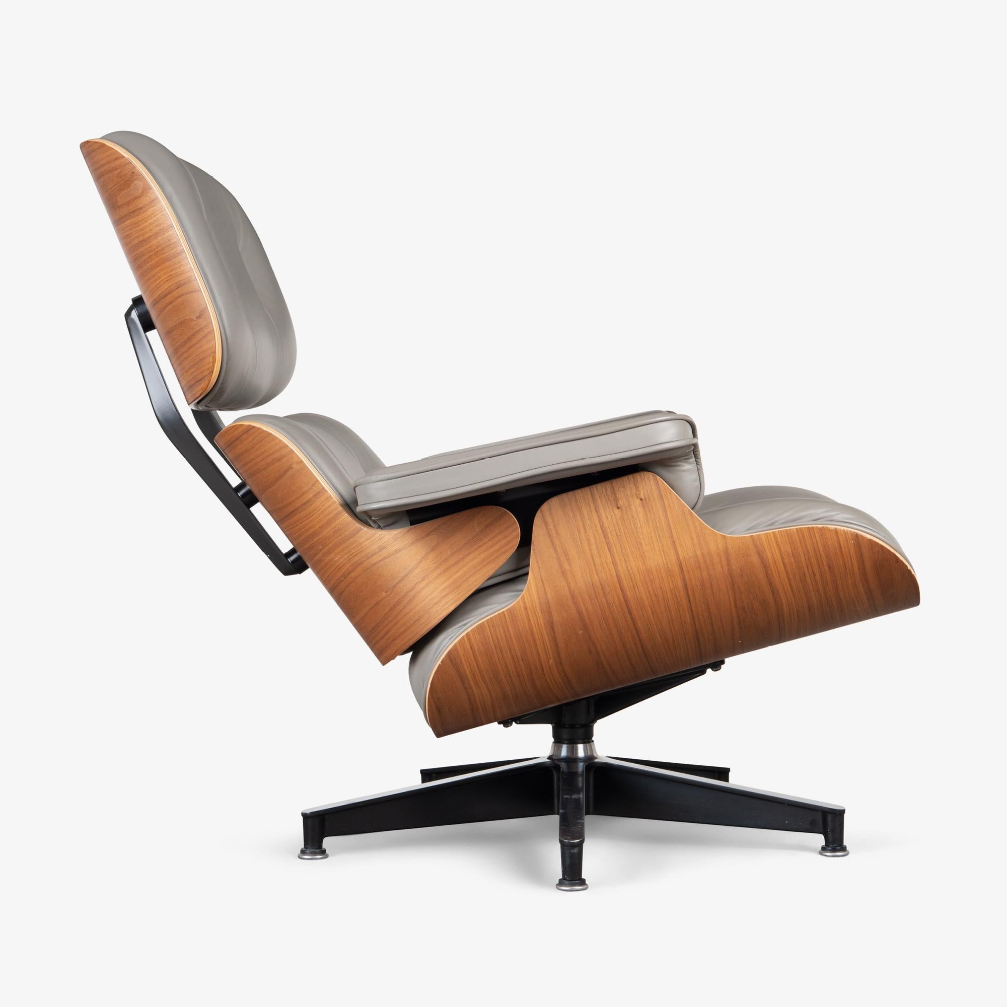 Eames Tall Lounge Chair & Ottoman par Charles and Ray Eames pour Herman Miller en vente 2