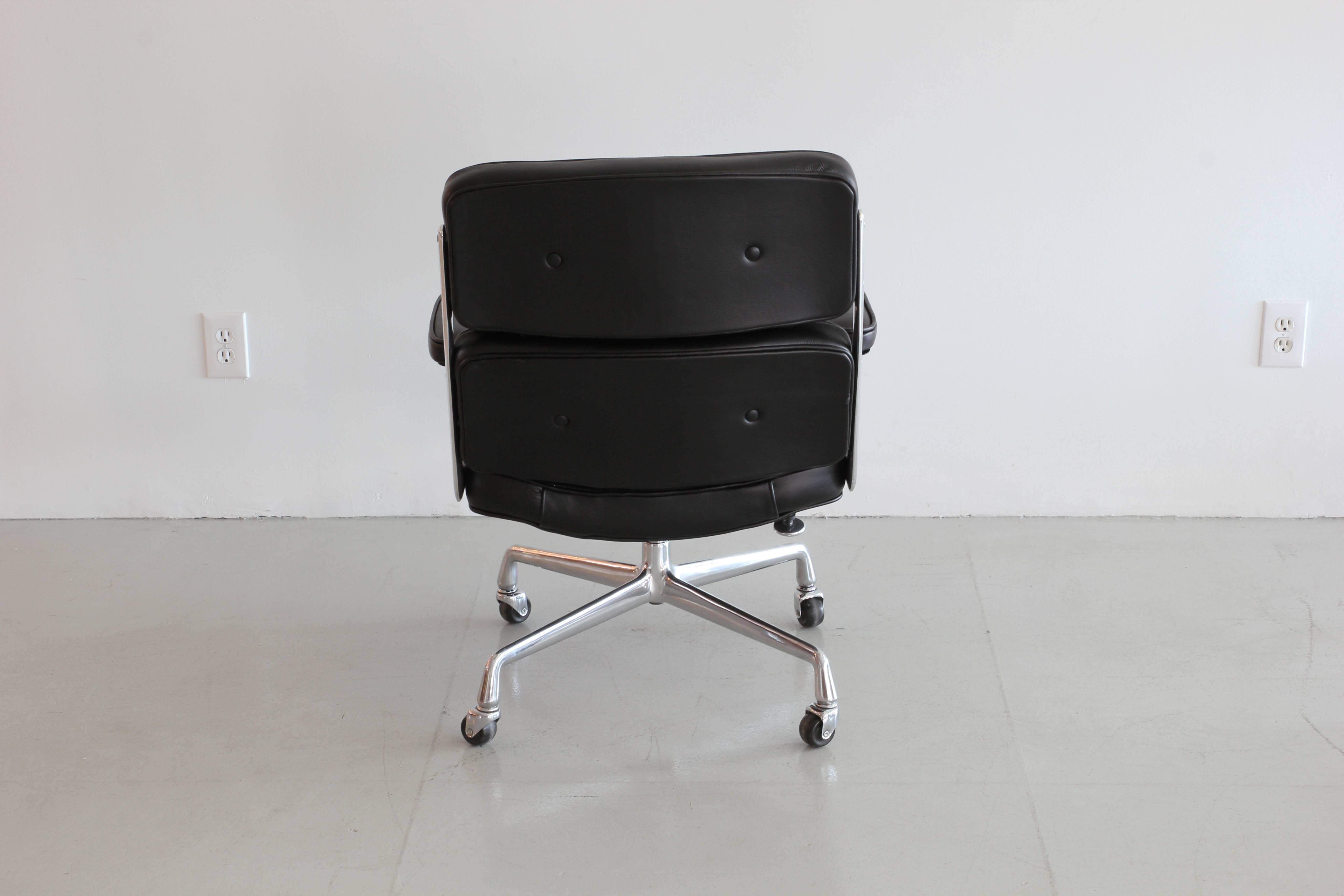 Mid-Century Modern Eames Time Life Chair
