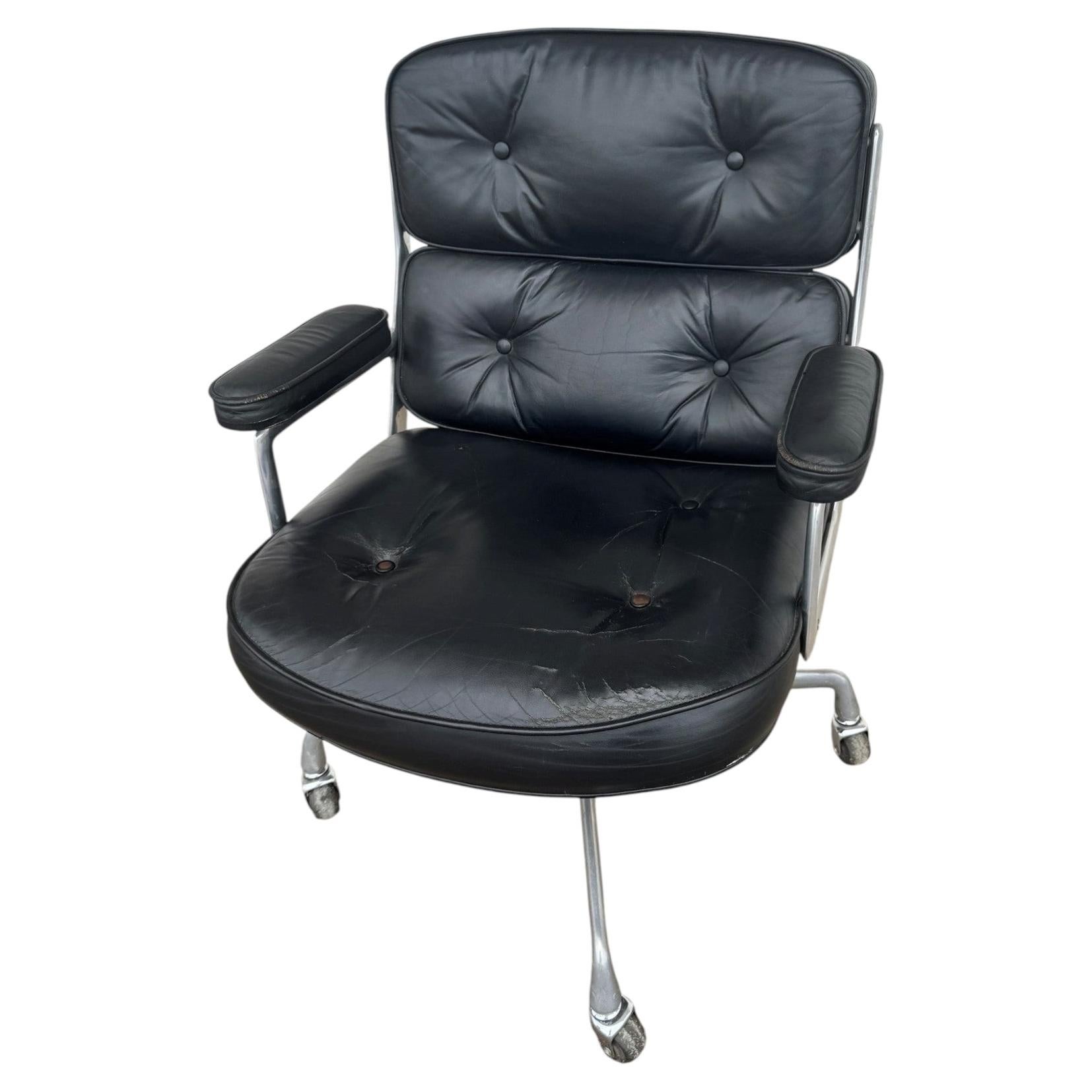 Eames Time Life Chair aus schwarzem Leder von Herman Miller im Angebot