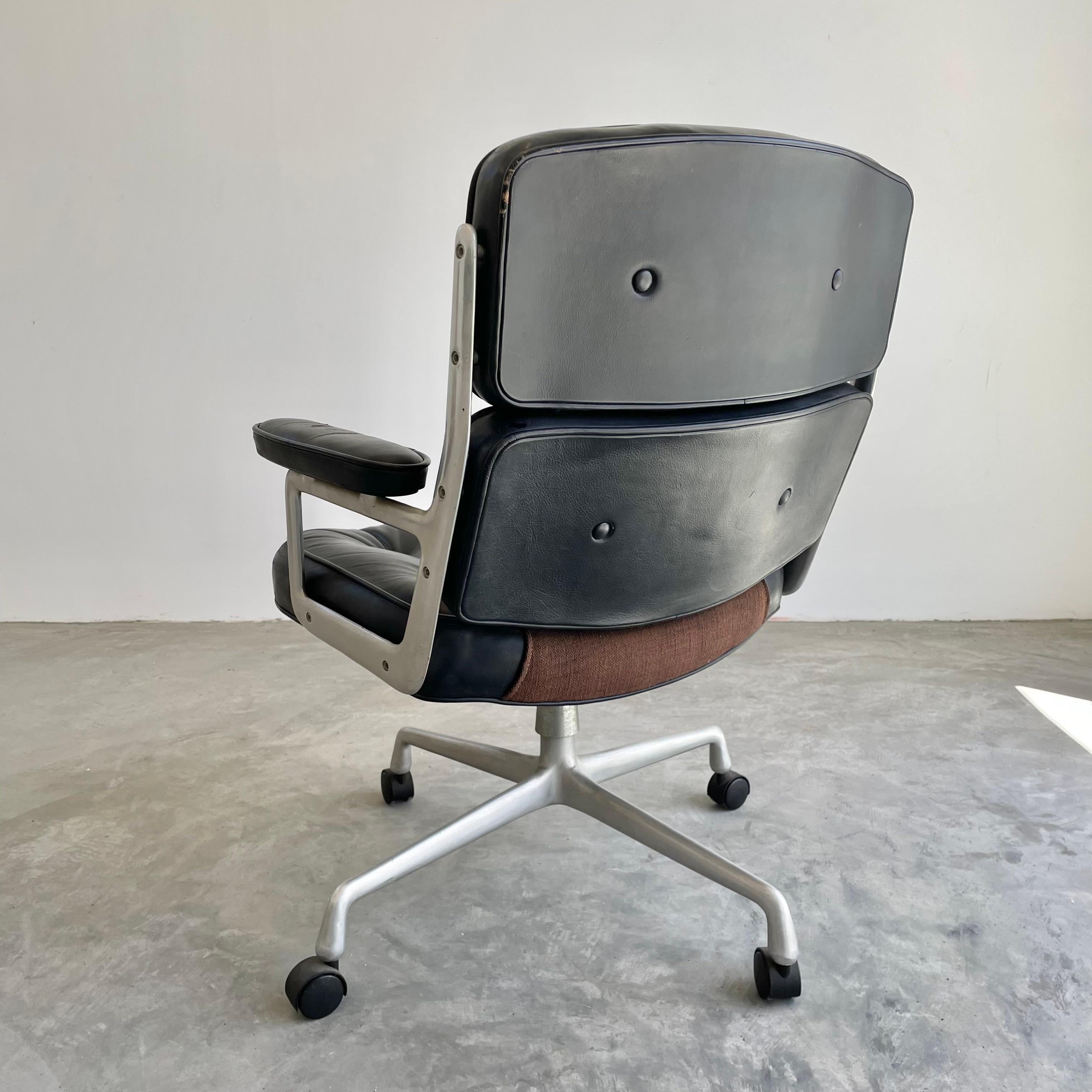 Eames Time Life Chair in Black Leather for Herman Miller, 1970s USA In Good Condition In Los Angeles, CA
