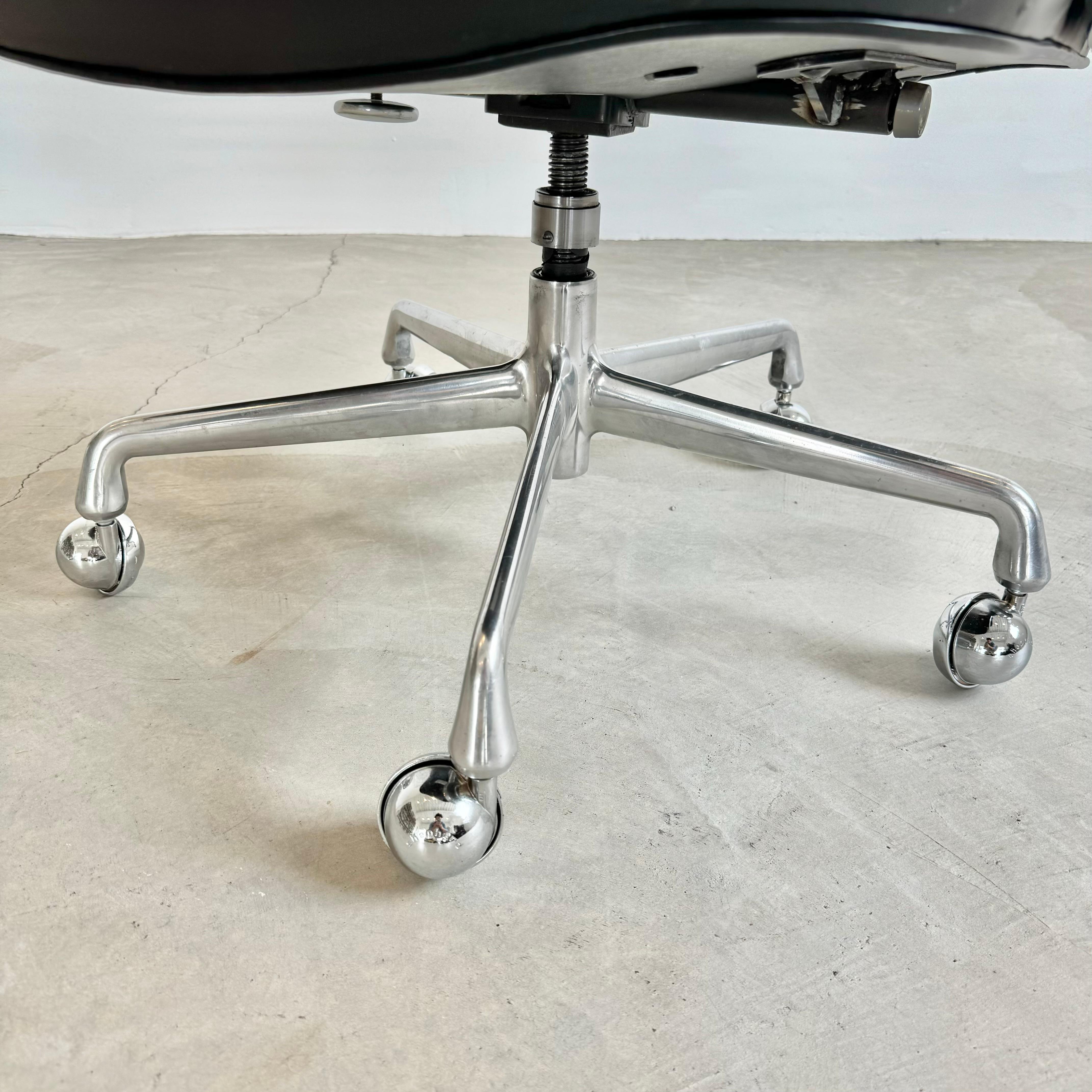 Silla Eames Time Life de cuero negro para Herman Miller, años 1980 EE.UU. 5