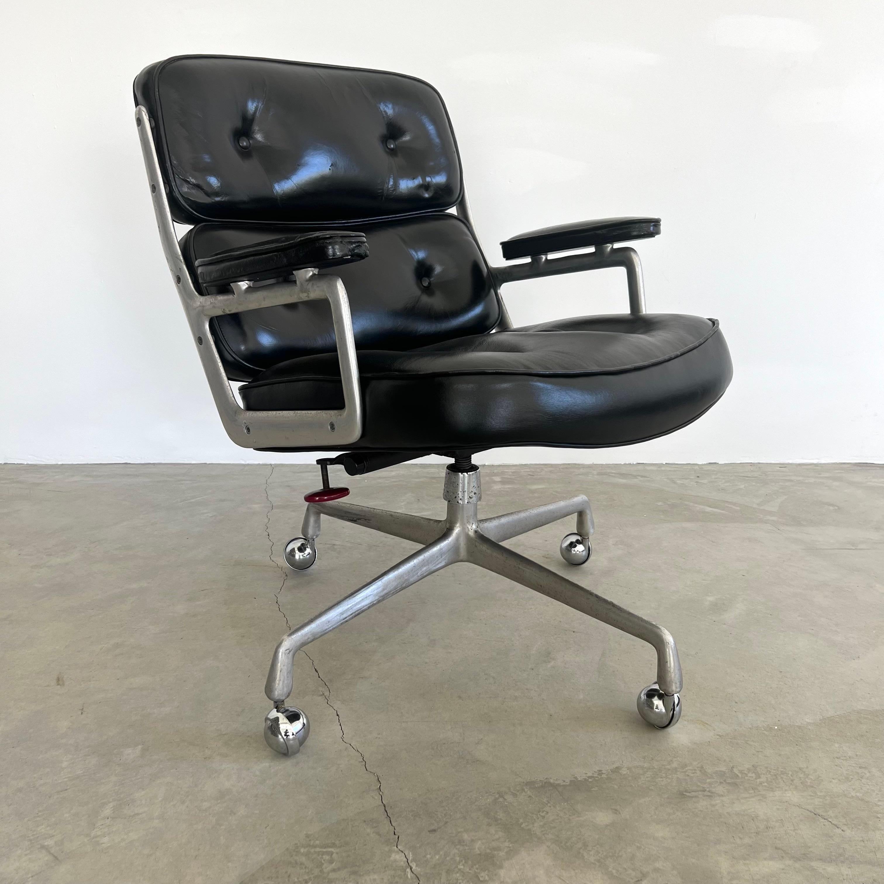 Mid-Century Modern Eames Time Life Chair in Black Leather for Herman Miller, 1980s USA For Sale