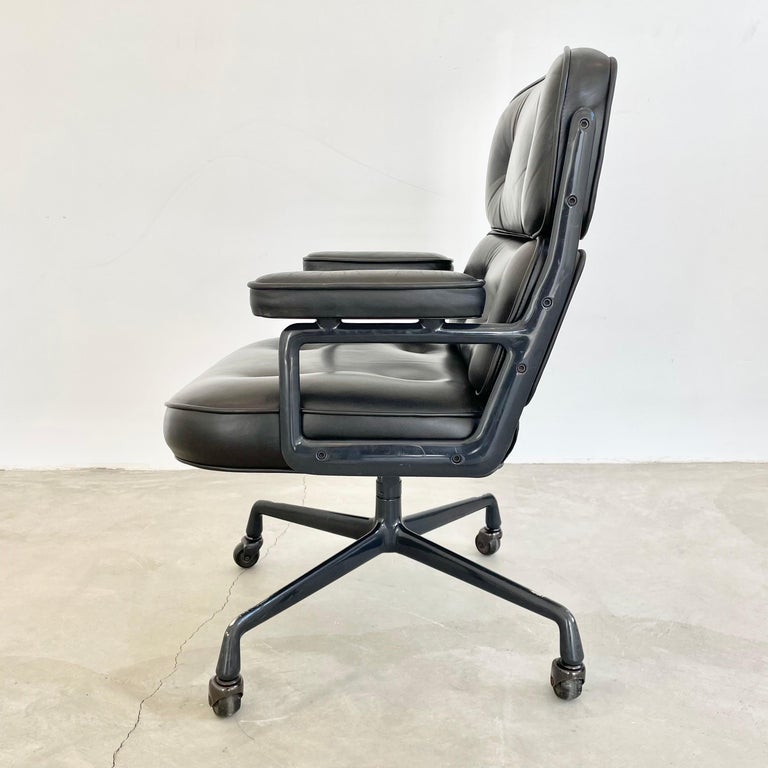 North American Eames Time Life Chair in Black Leather for Herman Miller, 1984 USA For Sale