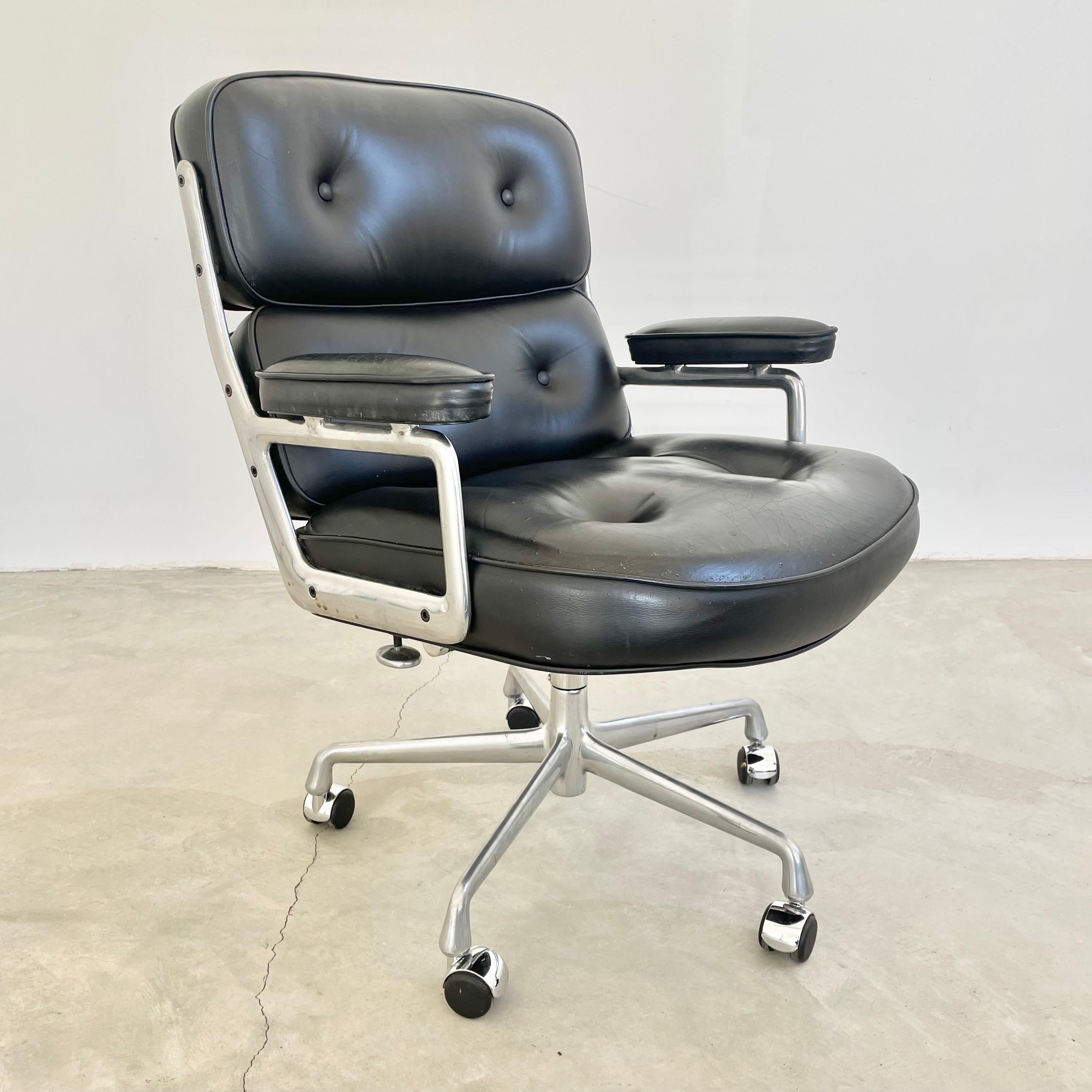 Mid-Century Modern Eames Time Life Chair in Black Leather for Herman Miller, 2006 USA