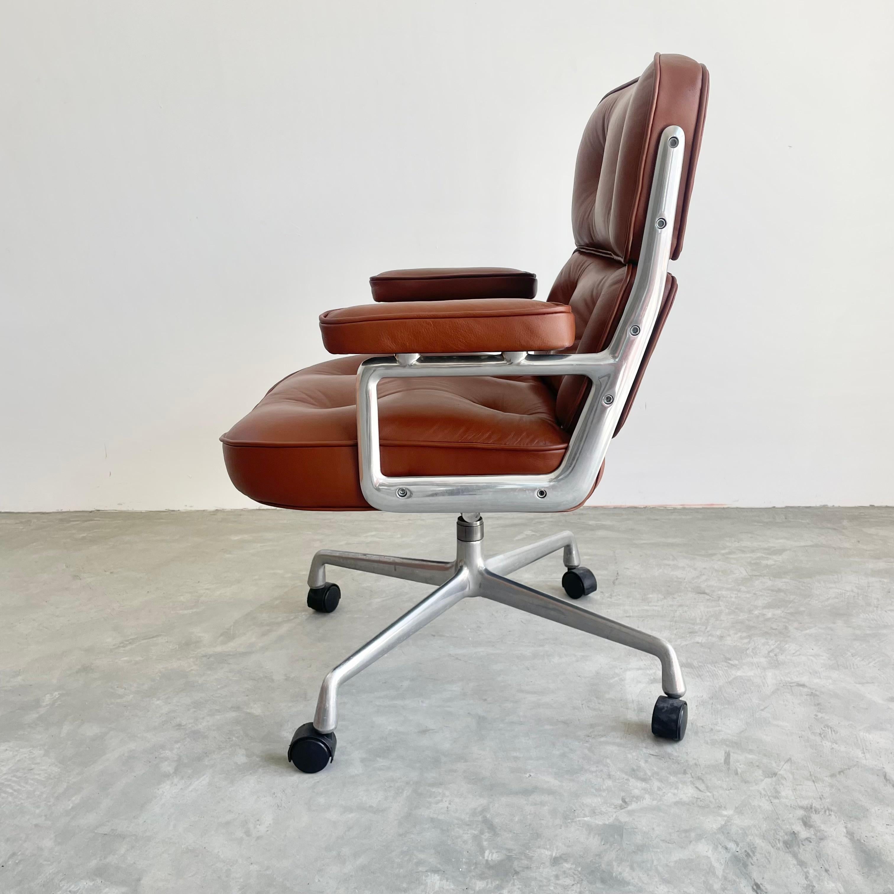 Eames Time Life Chair in Brown Leather for Herman Miller, 1984 USA For Sale 5