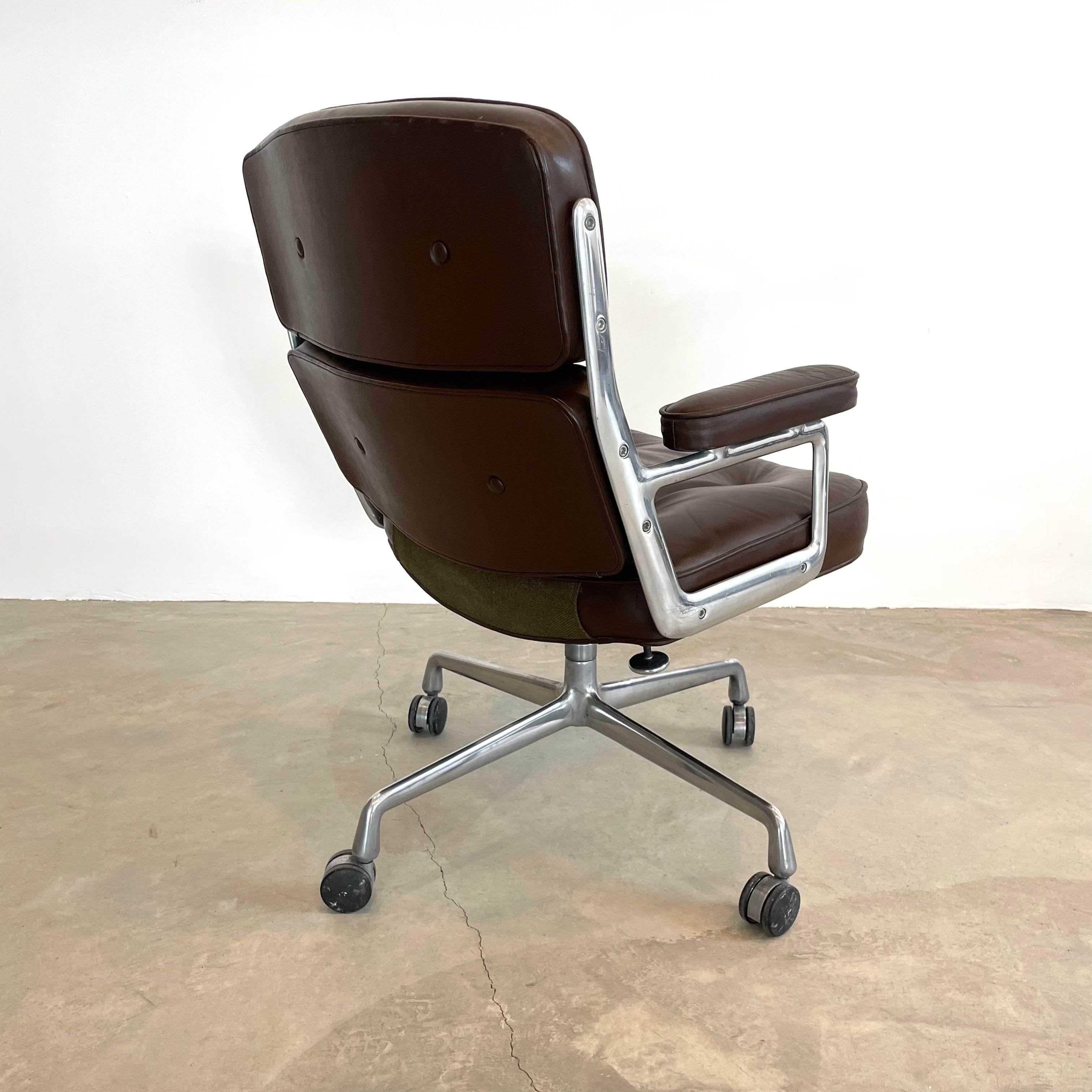 Eames Time Life Chair in Chocolate Leather for Herman Miller, 1978 USA For Sale 8